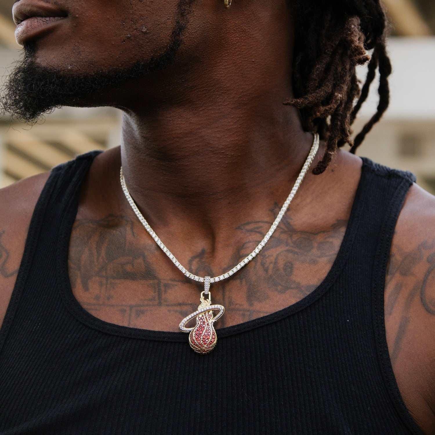 GLD Men Miami Heat Official NBA Logo Pendant