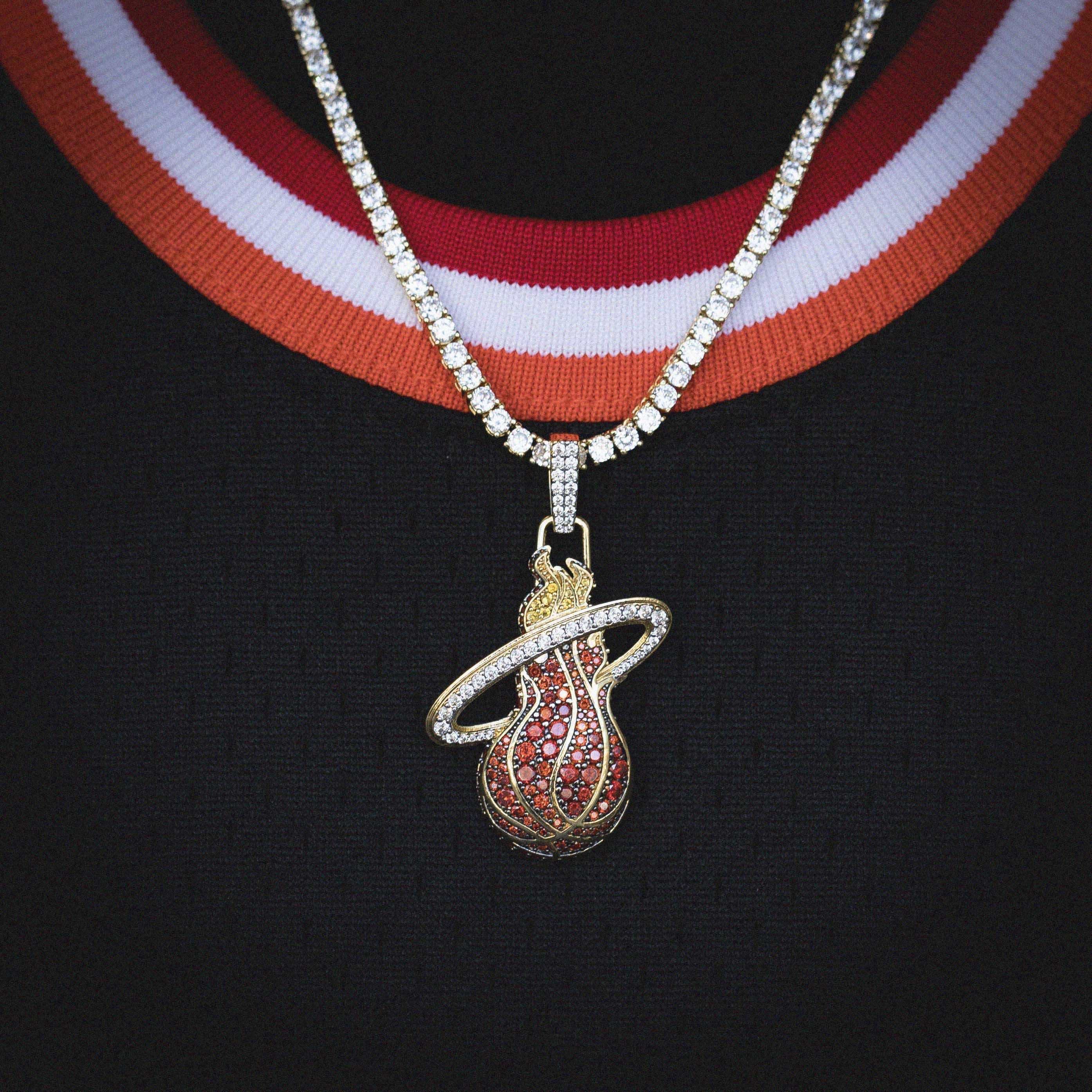 GLD Men Miami Heat Official NBA Logo Pendant