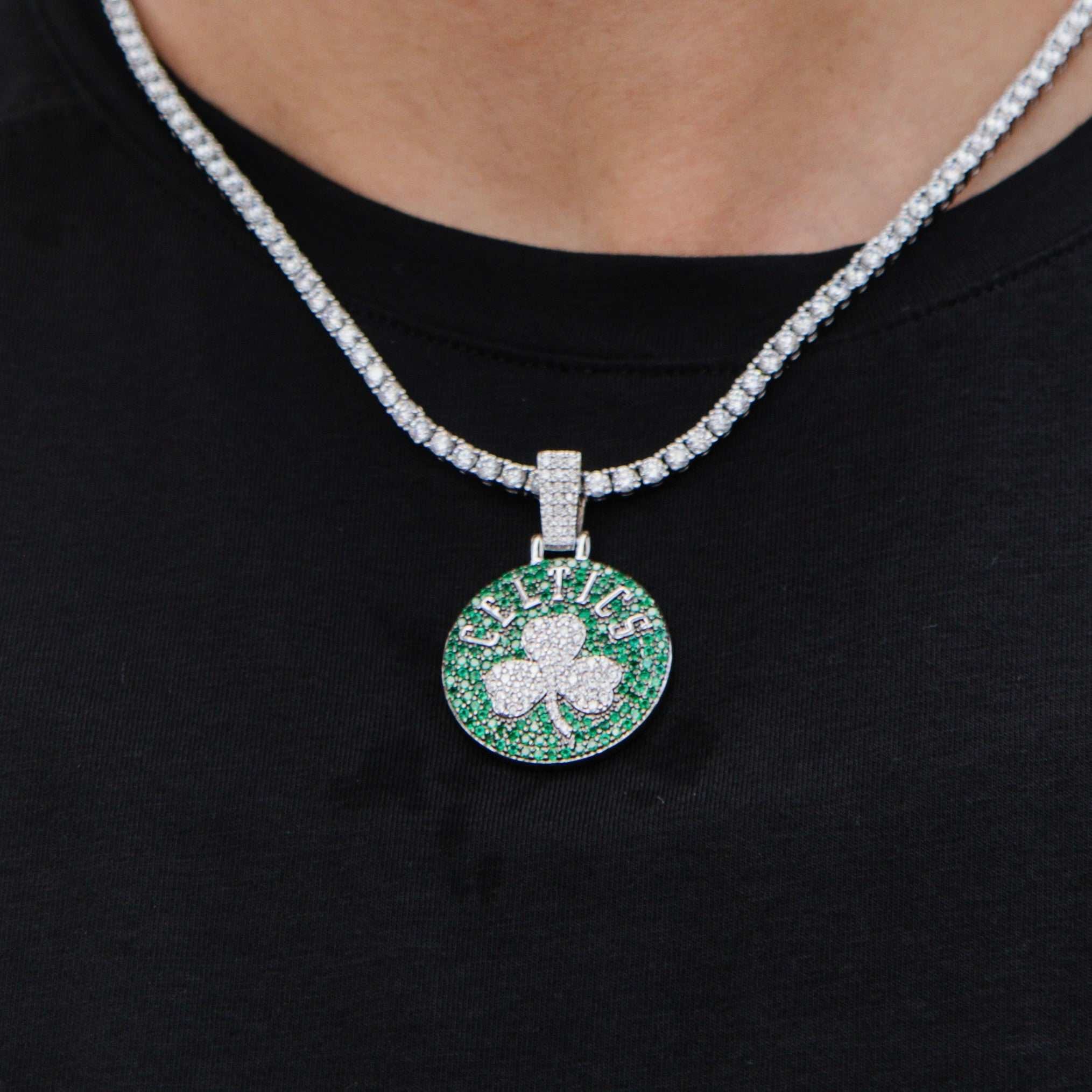 GLD Men Boston Celtics Official NBA Logo Pendant