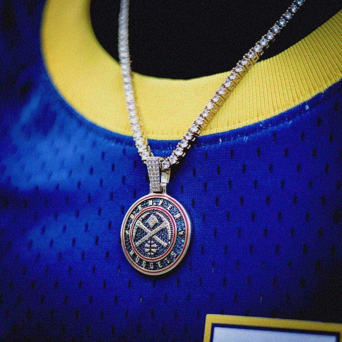 GLD Men Denver Nuggets Official NBA Logo Pendant