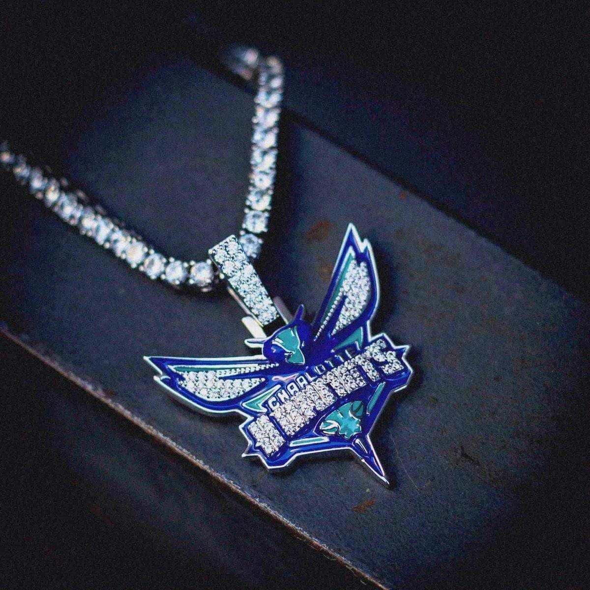GLD Men Charlotte Hornets Official NBA Logo Pendant