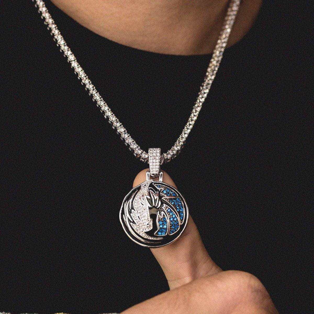 GLD Men Dallas Mavericks Official NBA Logo Pendant