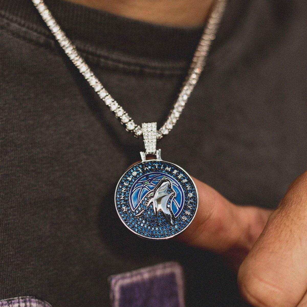 GLD Men Minnesota Timberwolves Official NBA Logo Pendant