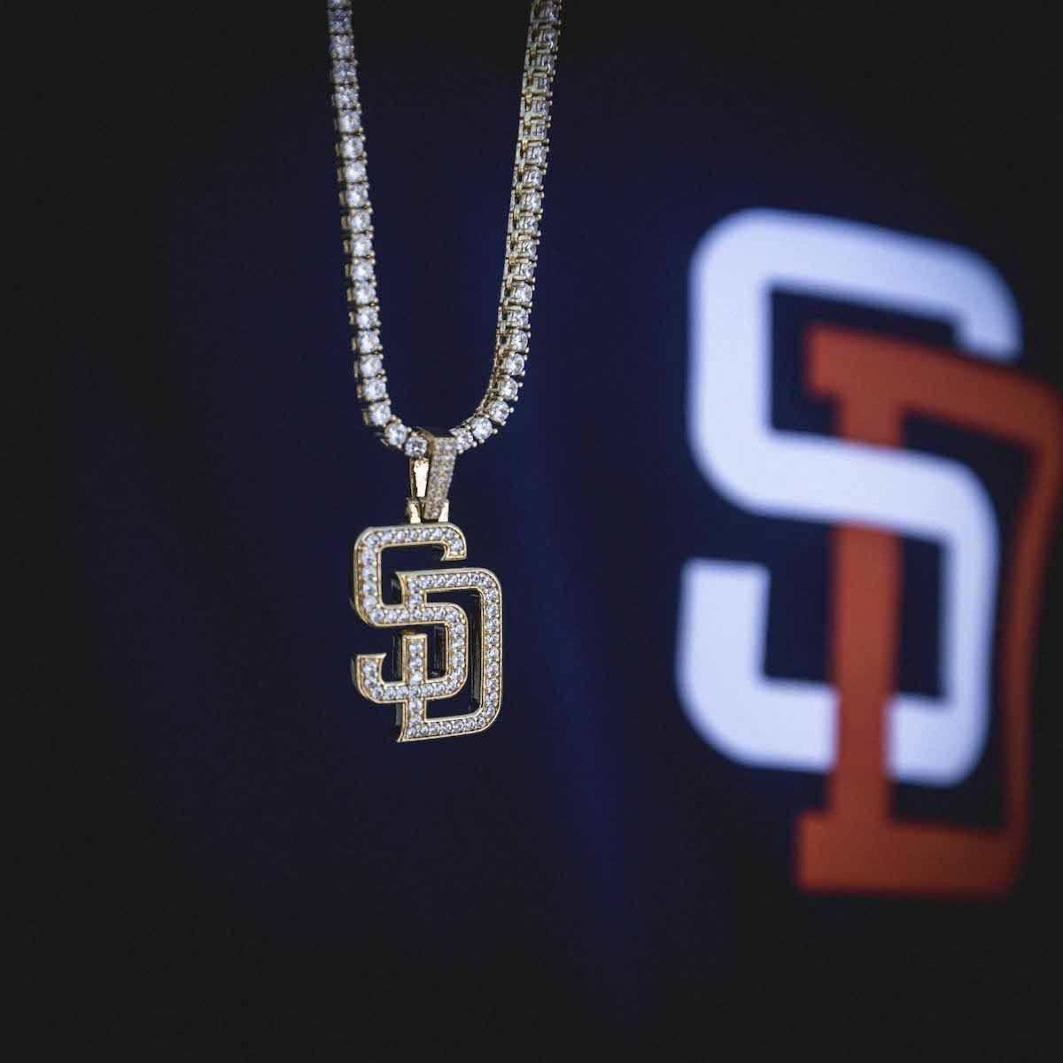 GLD Men San Diego Padres Official MLB Logo Pendant