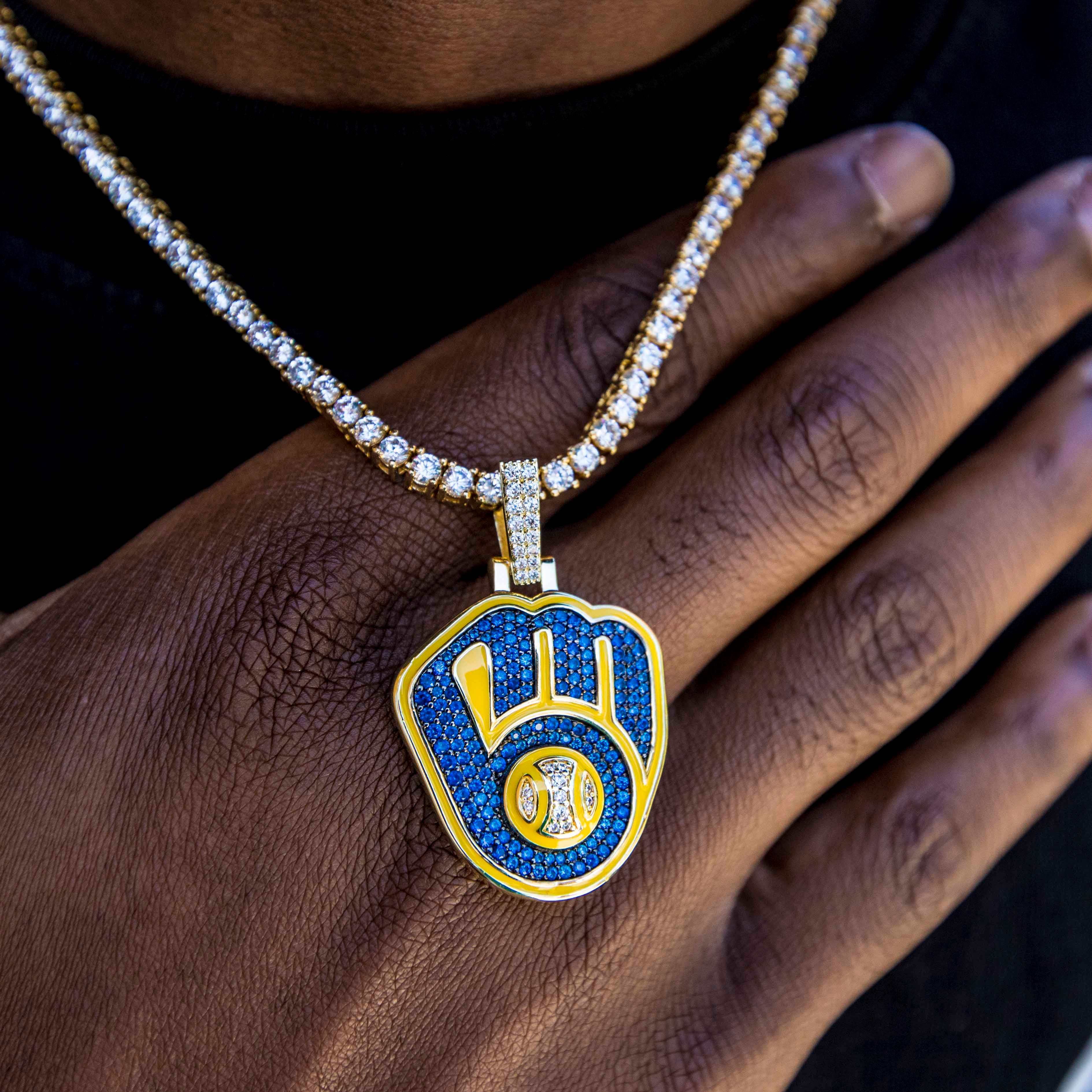 GLD Men Milwaukee Brewers Official MLB Logo Pendant