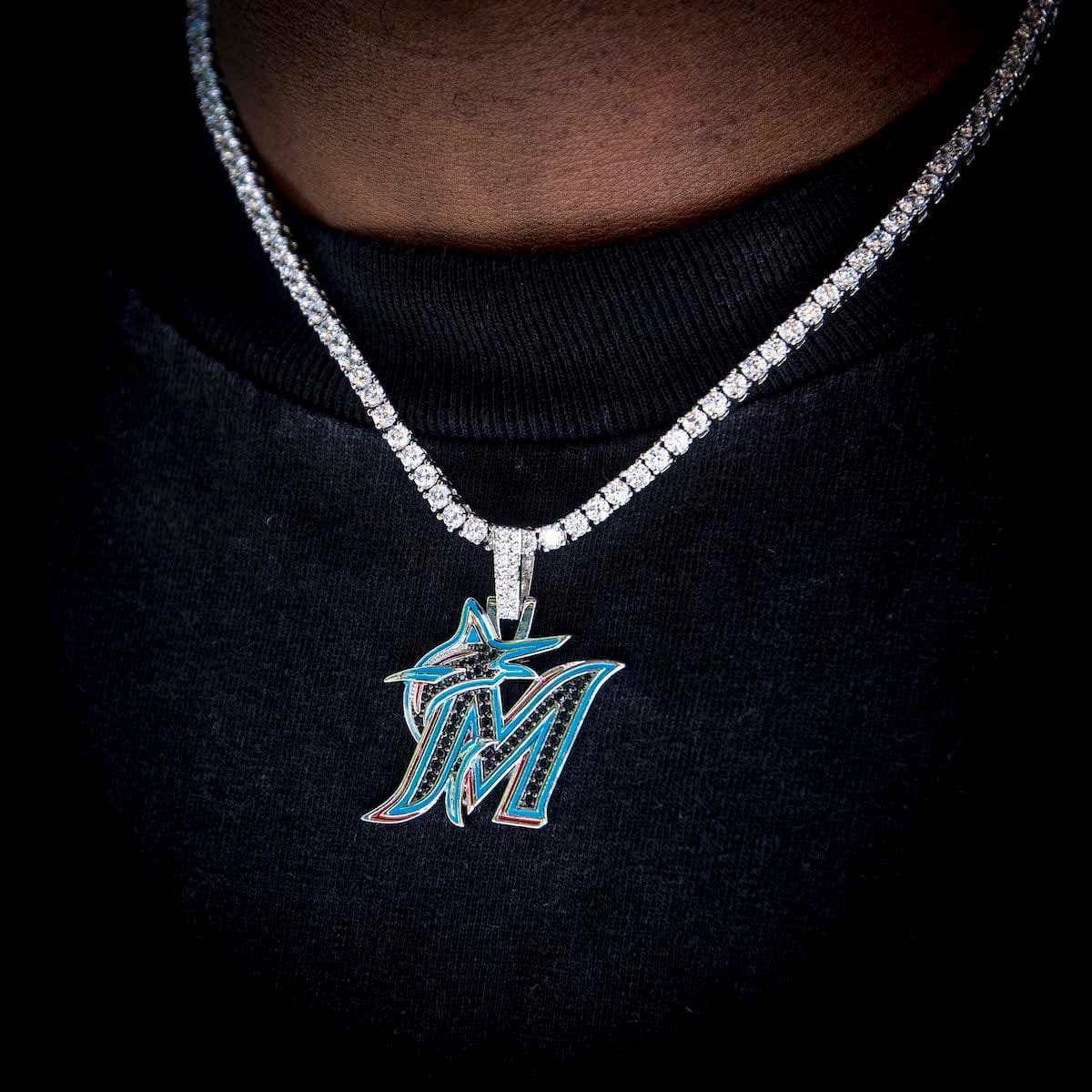 GLD Men Miami Marlins Official MLB Logo Pendant