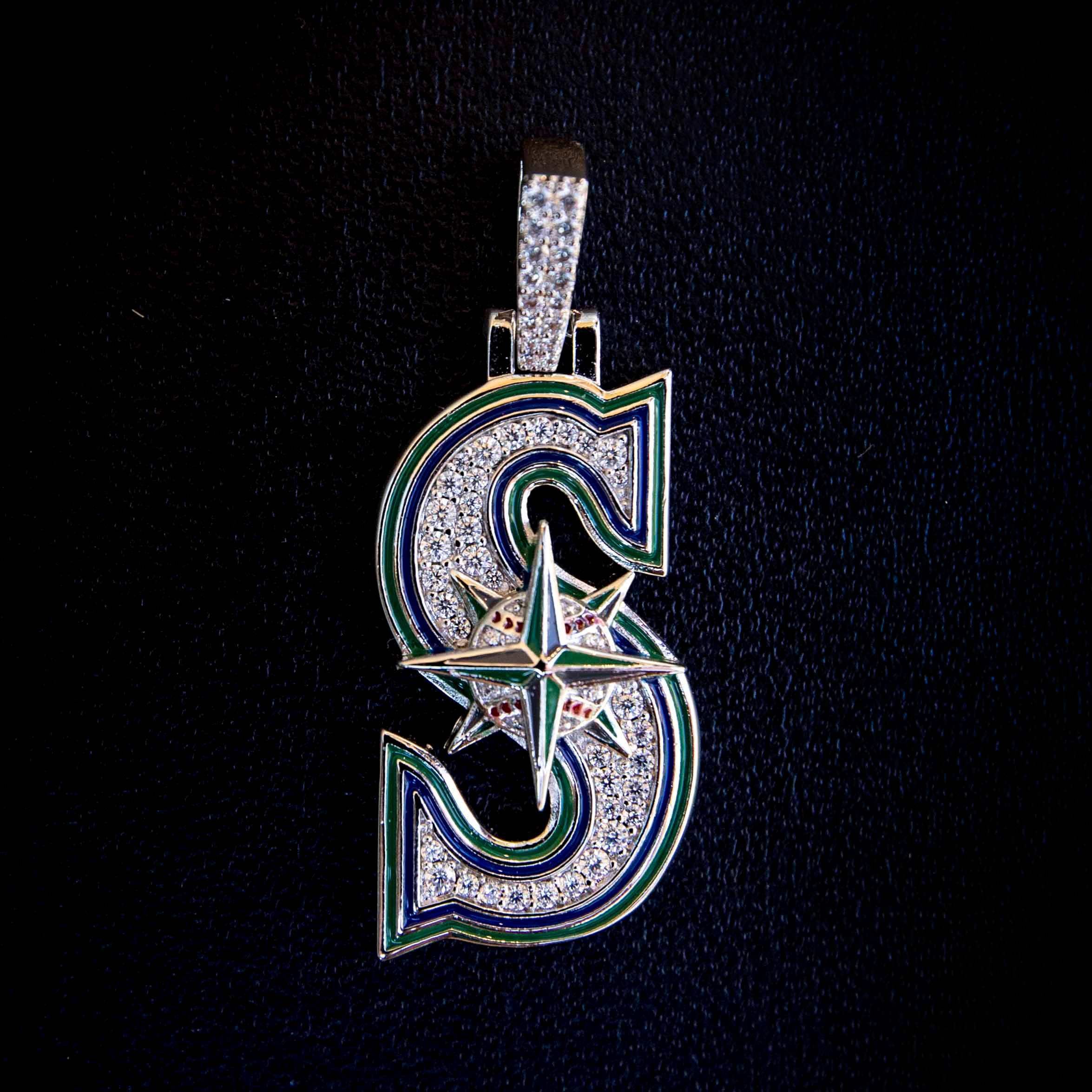 GLD Men Seattle Mariners Official MLB Logo Pendant