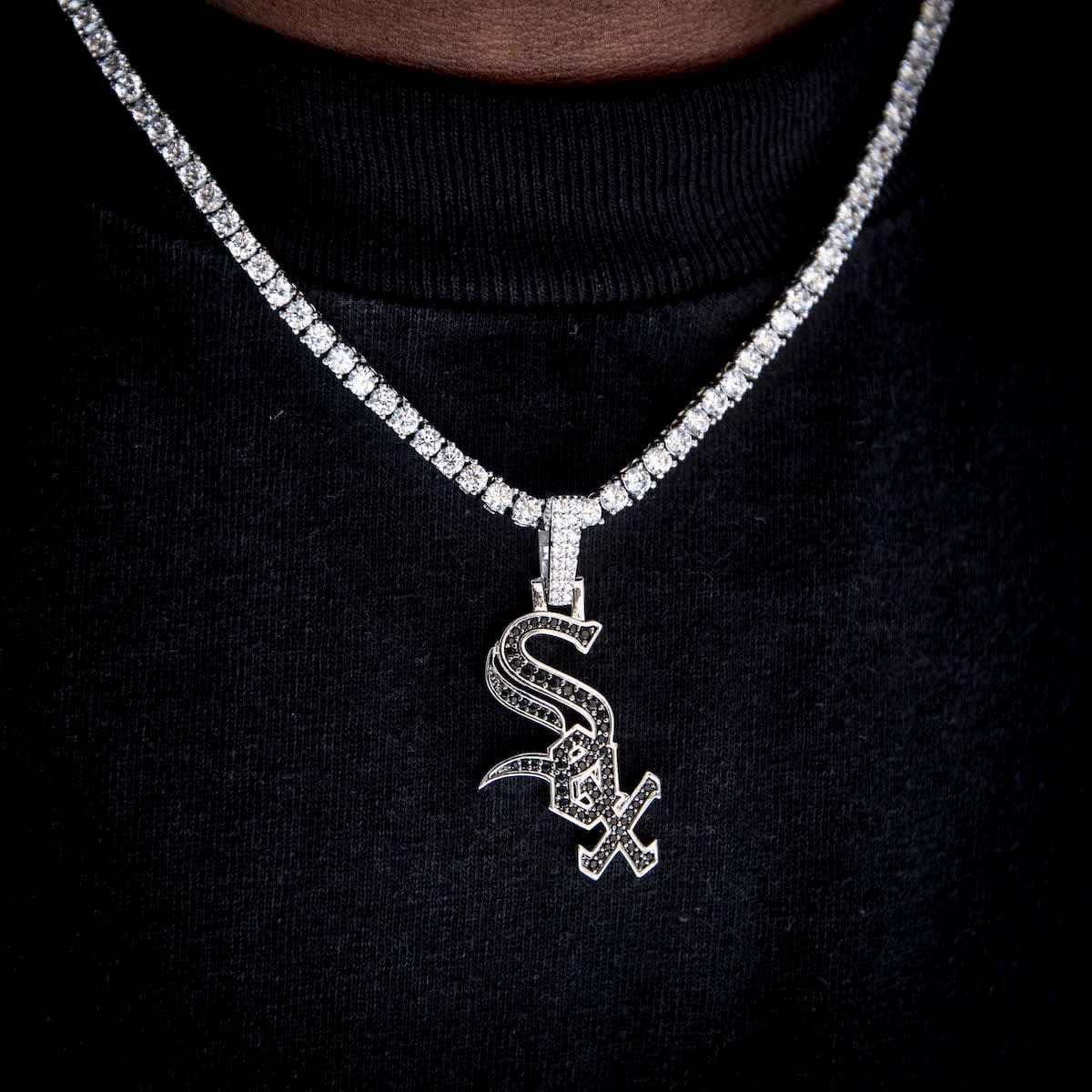 GLD Men Chicago White Sox Official MLB Logo Pendant