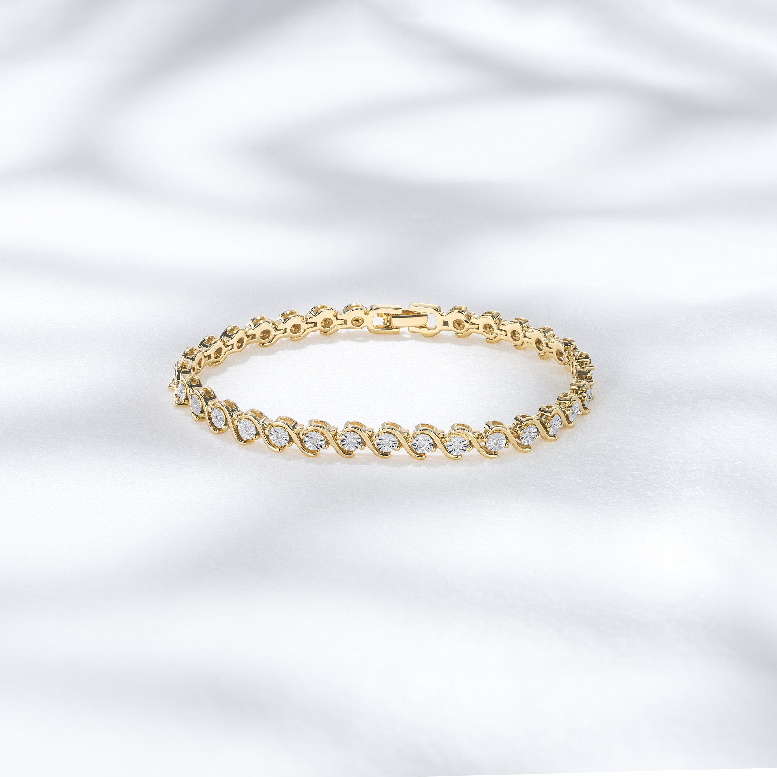 Diamond 0.19ct Diamond and 18K Gold Vermeil Twist Bracelet