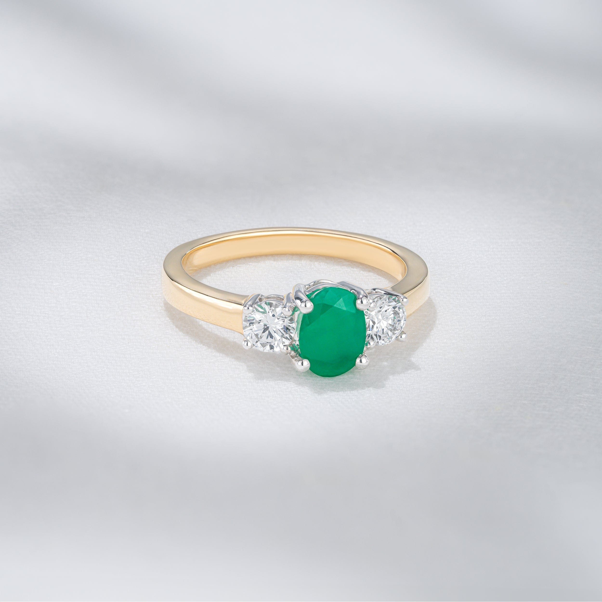 RING Emerald 0.70ct And Lab Diamonds G/Vs 0.50ct Platinum Ring