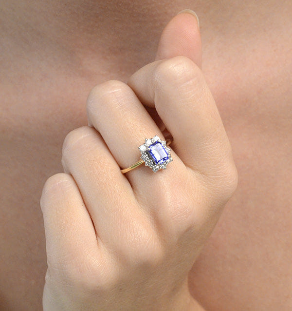 Diamond Tanzanite 7 x 5 mm And Diamond 0.50ct 18K Gold Ring FET24 - V