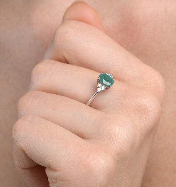Diamond Emerald 0.75ct And Diamond 18K White Gold Ring