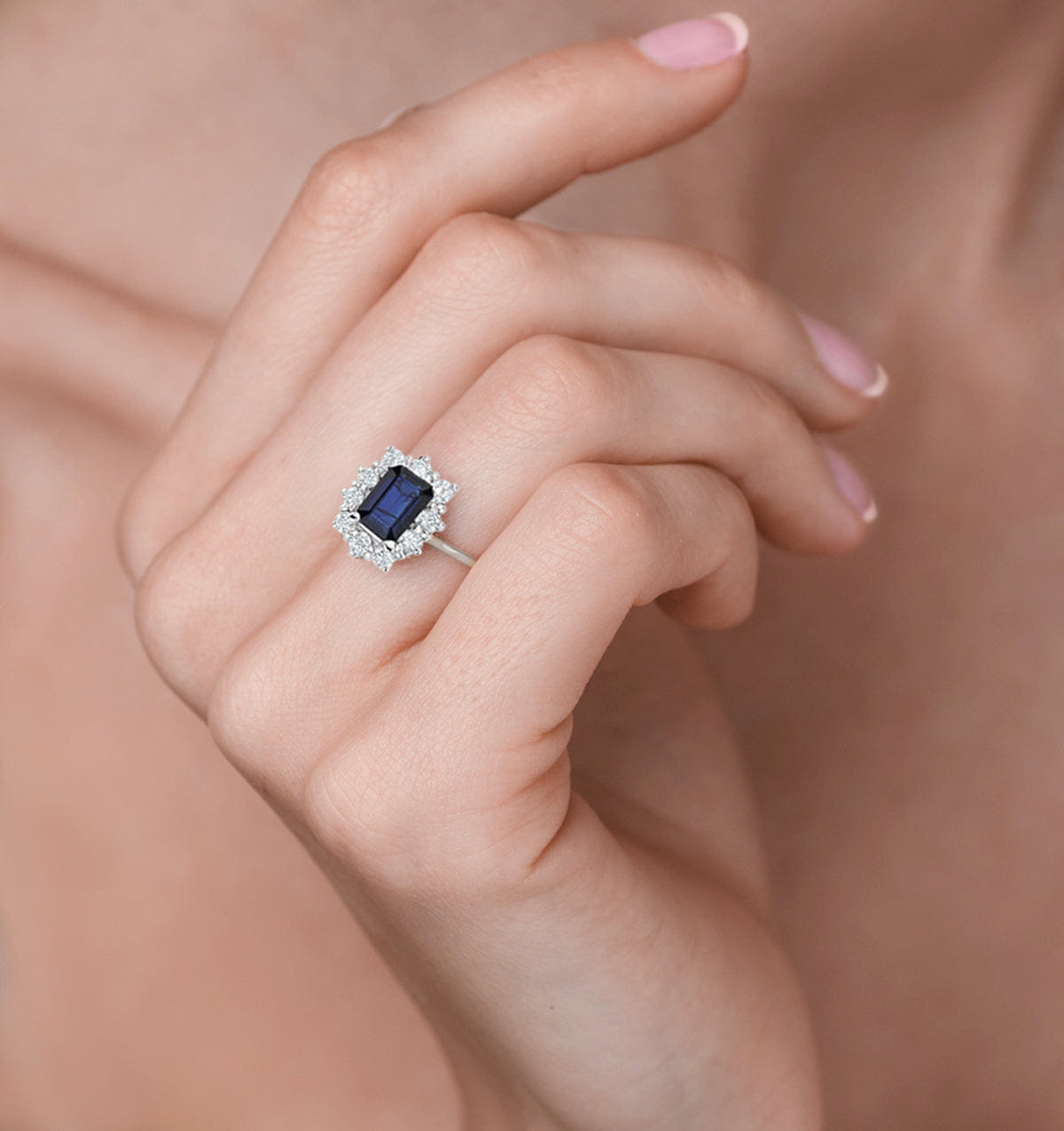Diamond Sapphire 1.15ct And Diamond 0.50ct 18K White Gold Ring