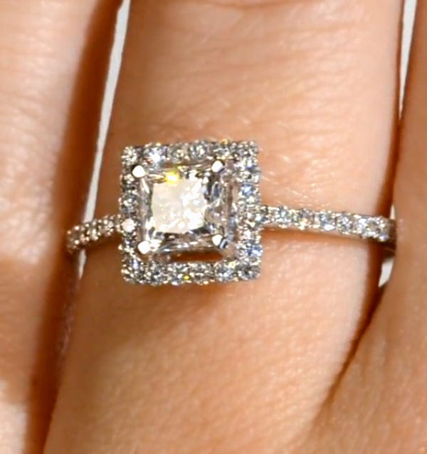 PRINCESS Halo Engagement Ring Ella 18K Gold Diamond Princess Cut 0.82ct SI
