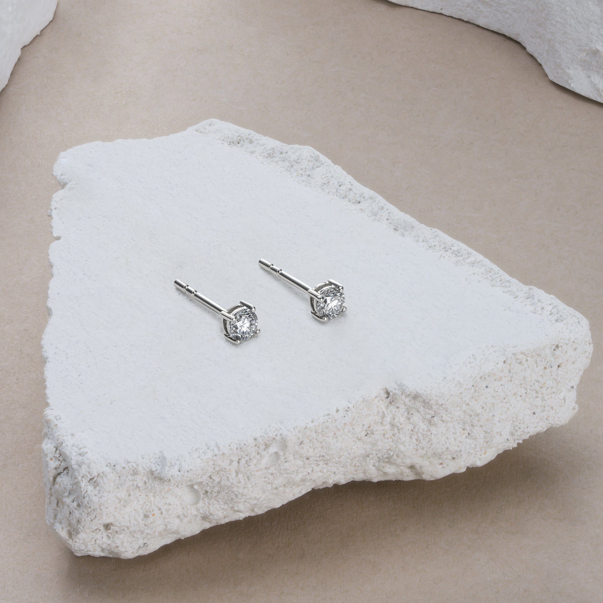 Diamond Lab Diamond Studs Earrings 0.30ct H/Si Quality in 9K White Gold - 3 mm