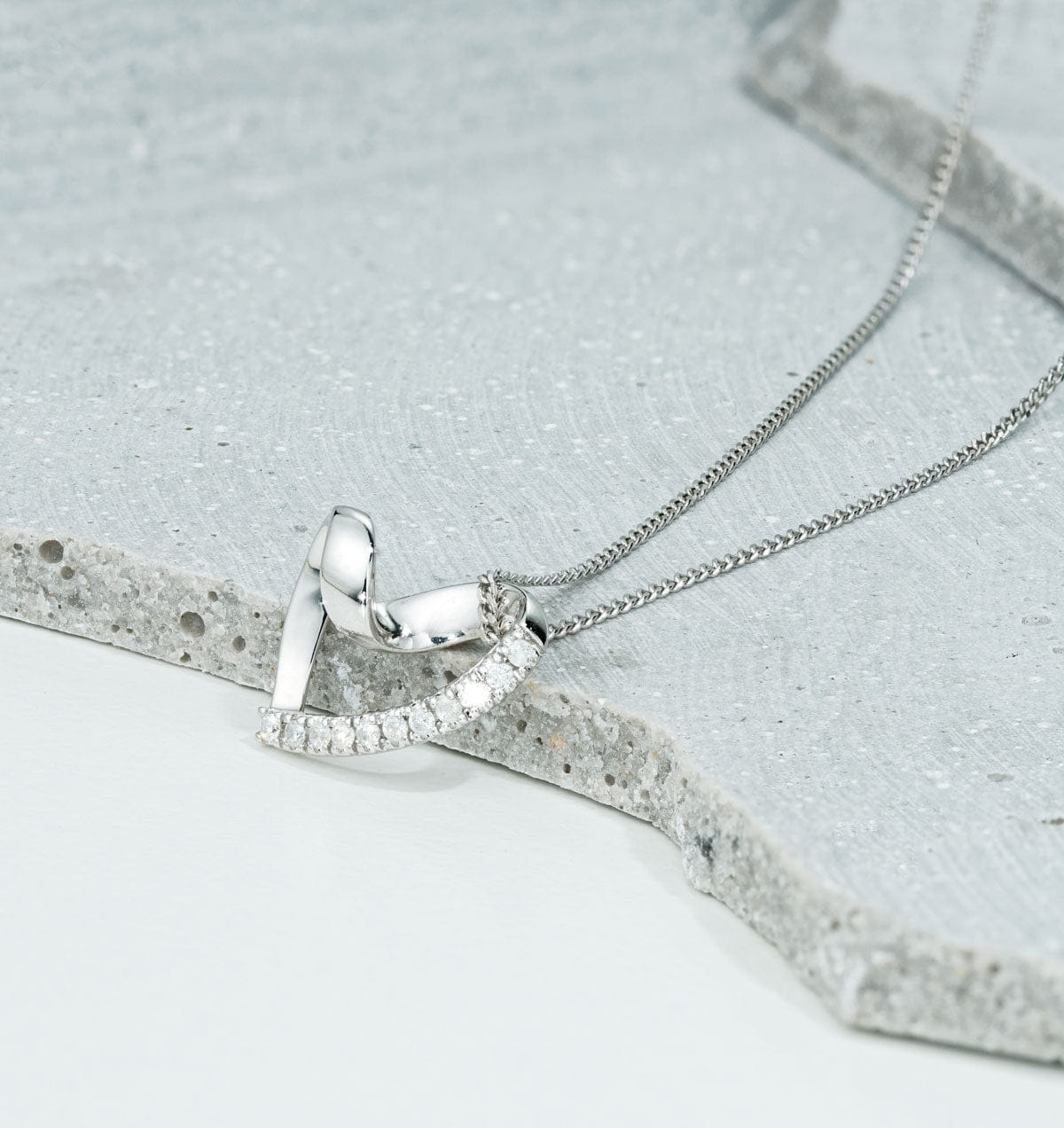 Diamond Heart Pendant Necklace 0.10ct Diamond 9K White Gold