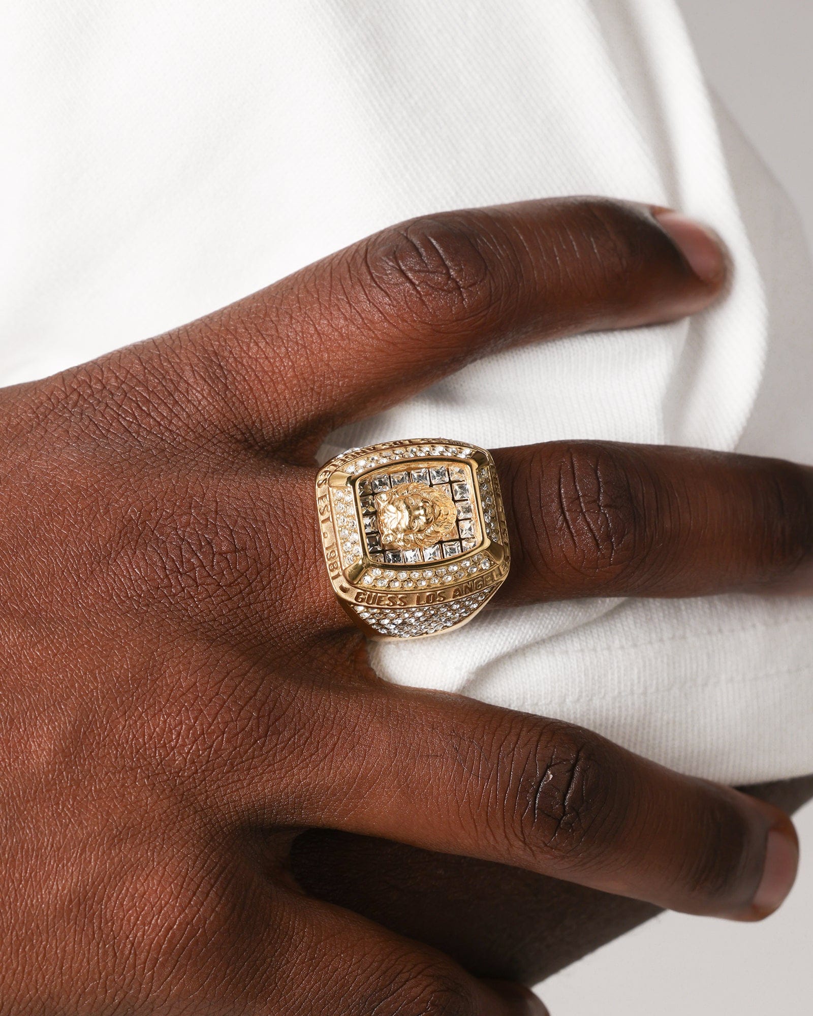 GUESS Mainline 14 mm Lion Pave Signet Ring Gold