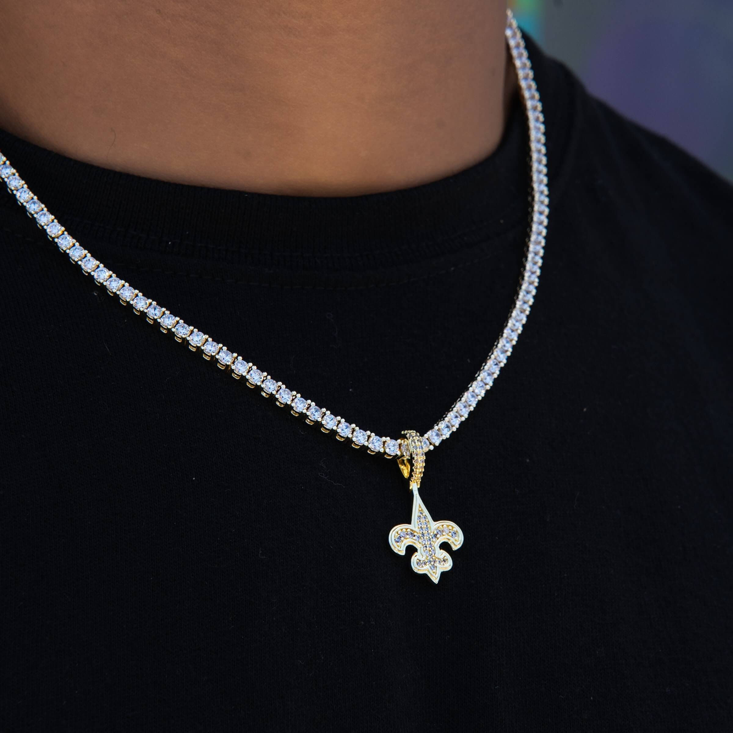 GLD Men New Orleans Saints Official NFL Micro Logo Solid Pendant in Yellow Gold