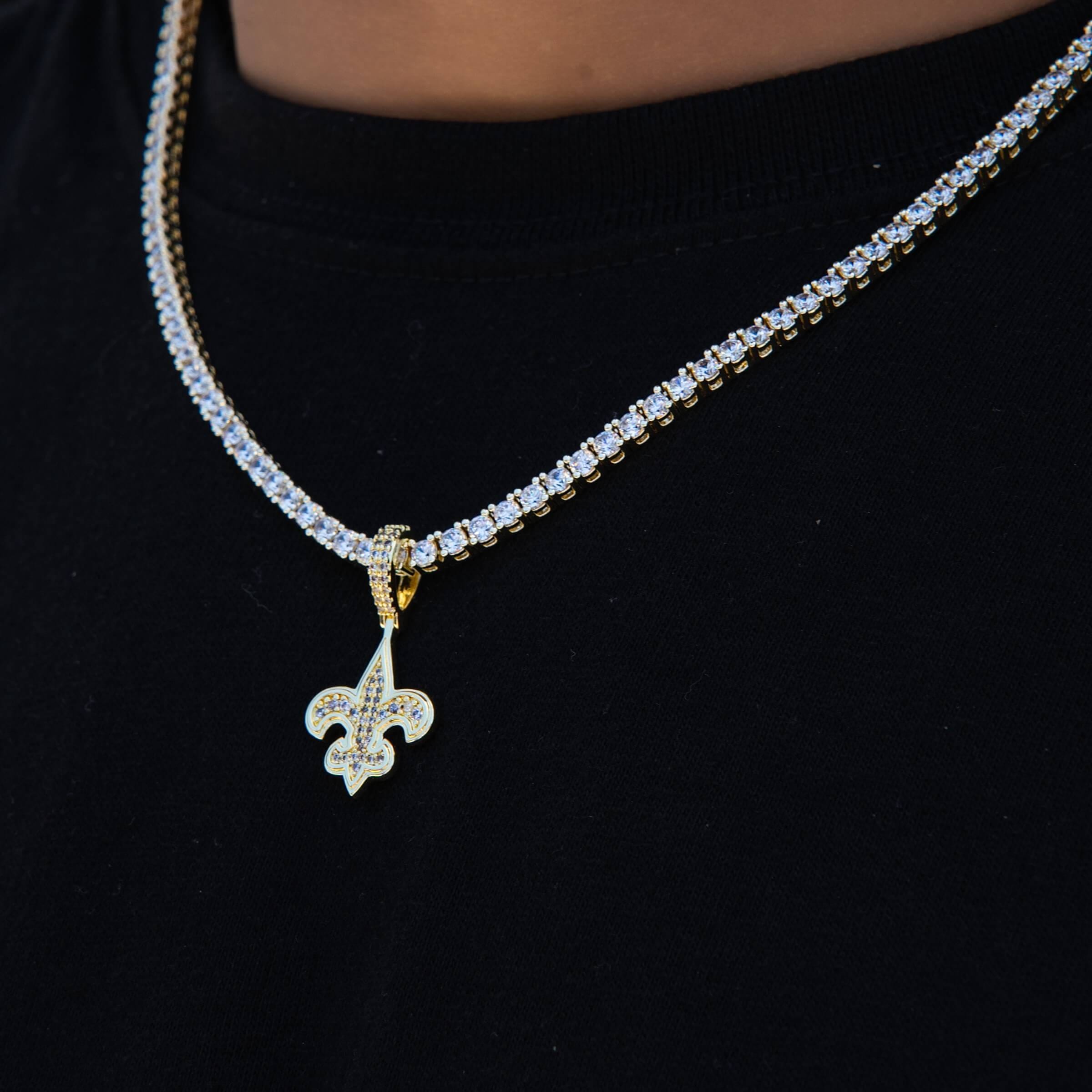 GLD Men New Orleans Saints Official NFL Micro Logo Solid Pendant in Yellow Gold