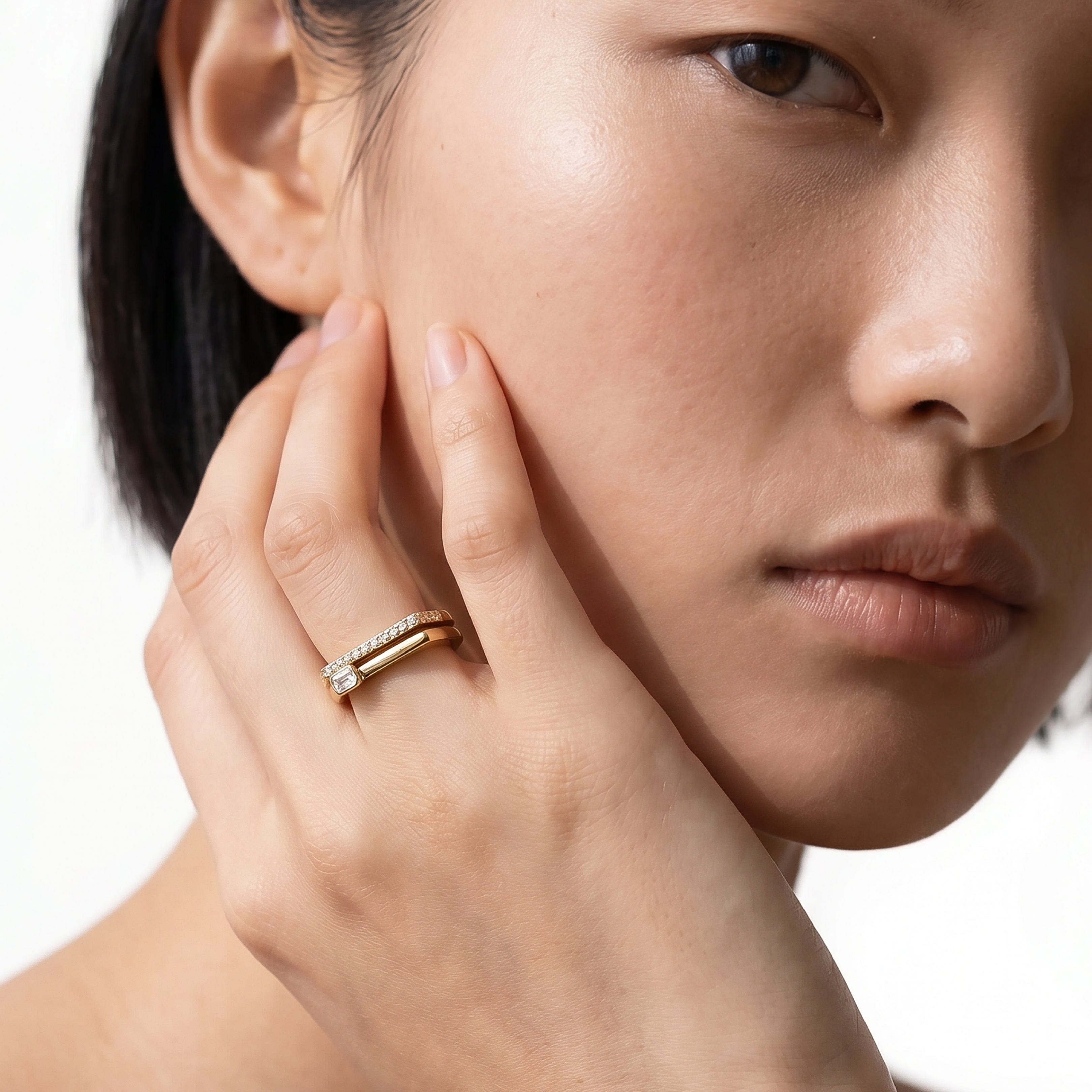 RING The Scottie Emerald Stacker Ring