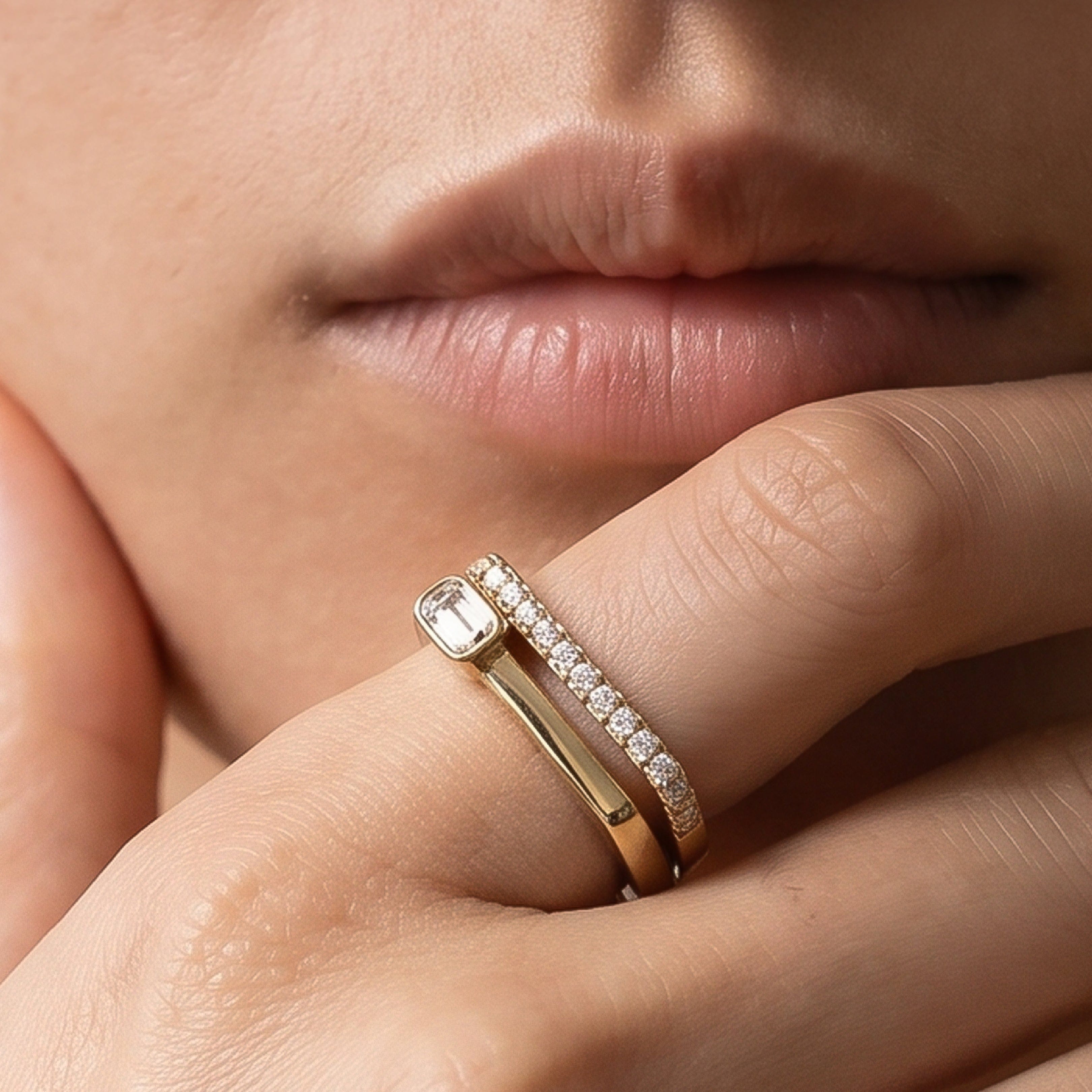 RING The Scottie Emerald Stacker Ring
