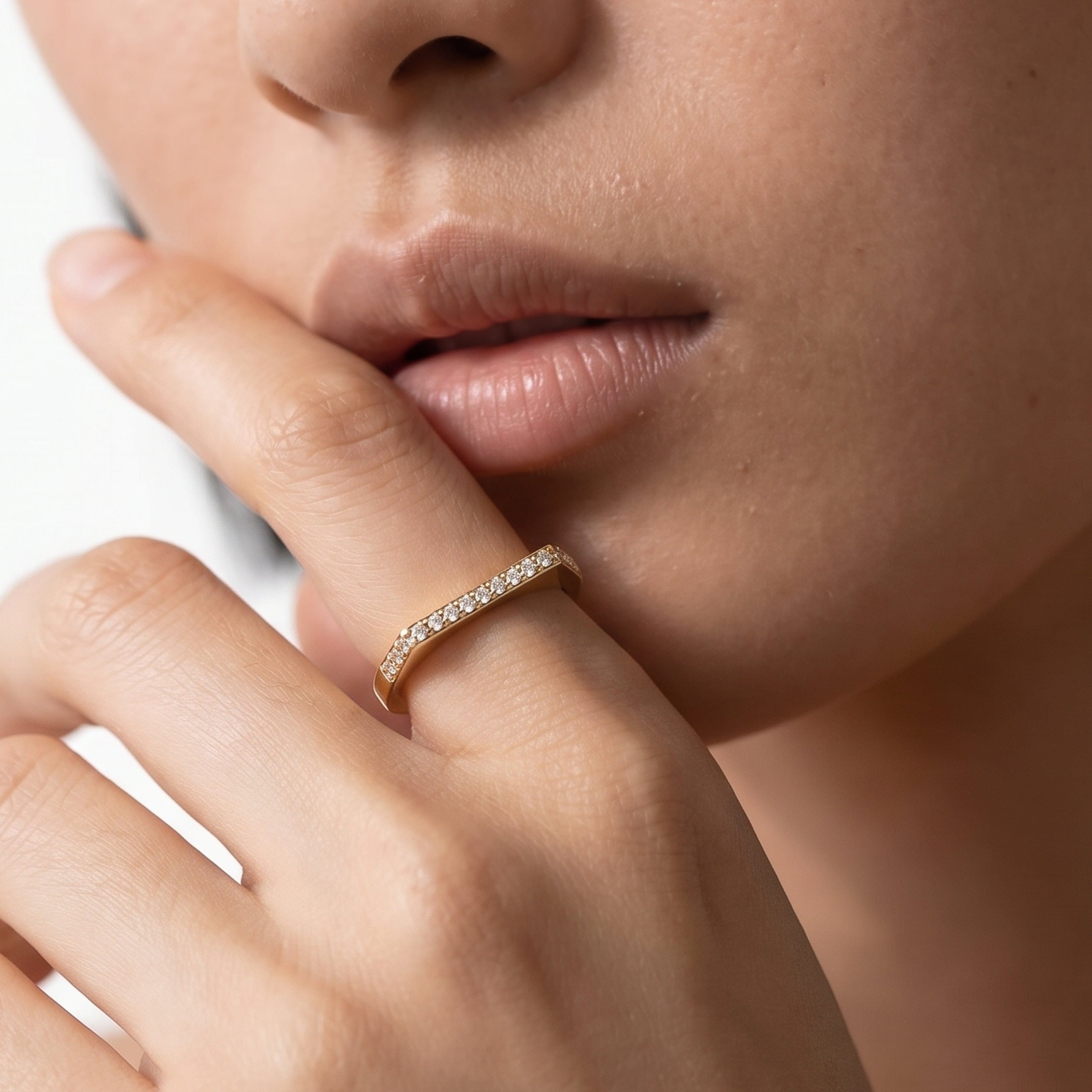 RING The Scottie Pavé Stacker Ring