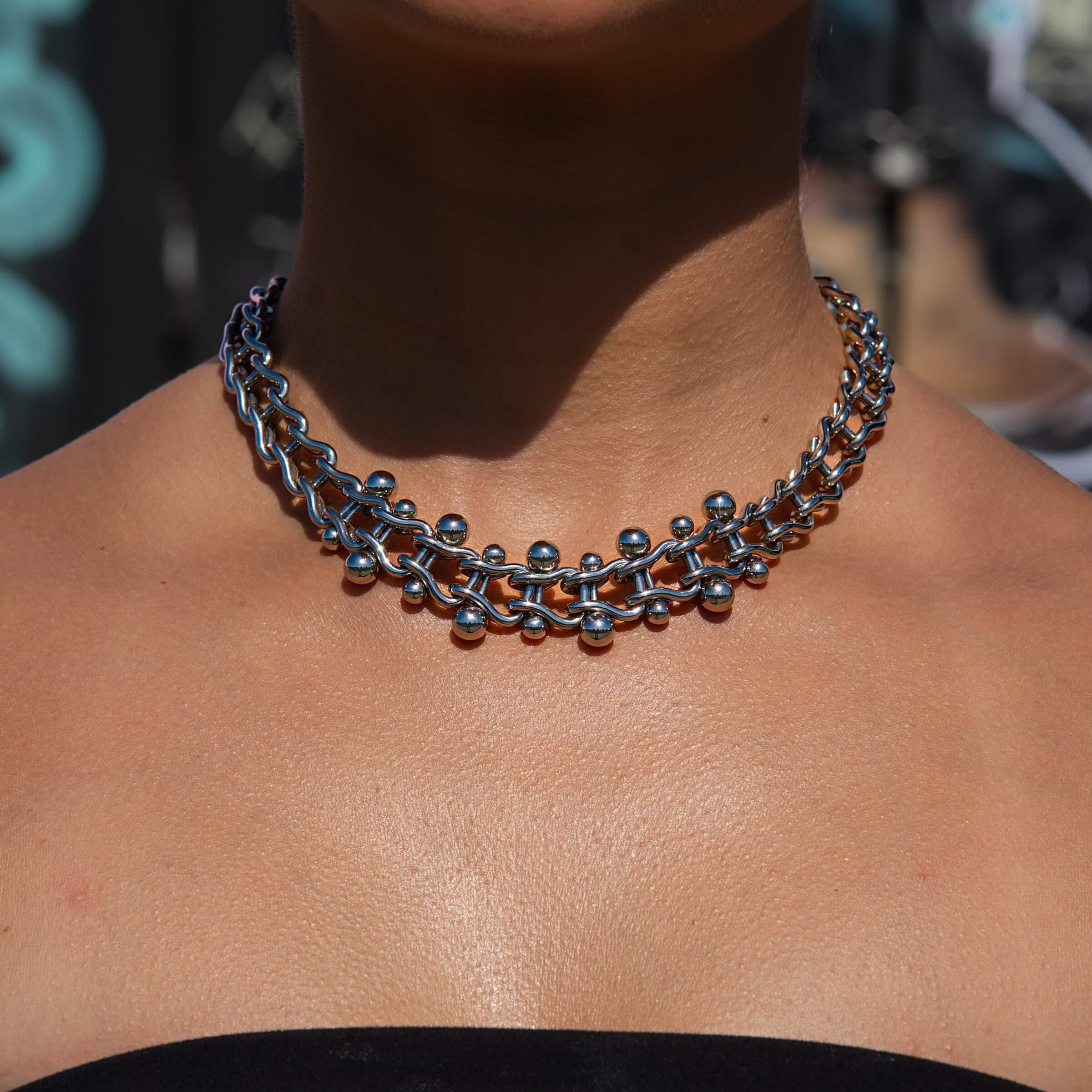GLD Women Circular Chain Necklace in White Gold