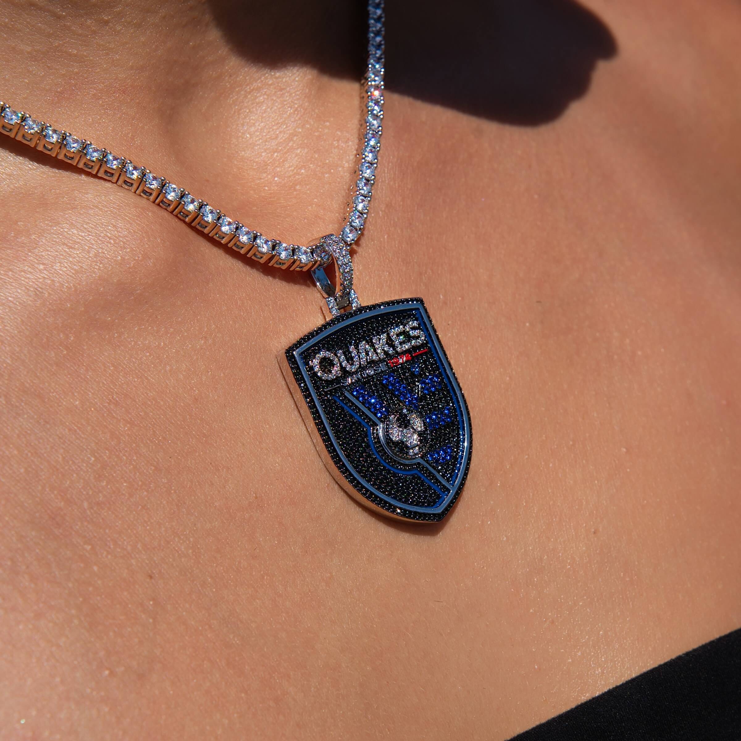 GLD Women San Jose Earthquakes Official MLS Logo Pendant in White Gold