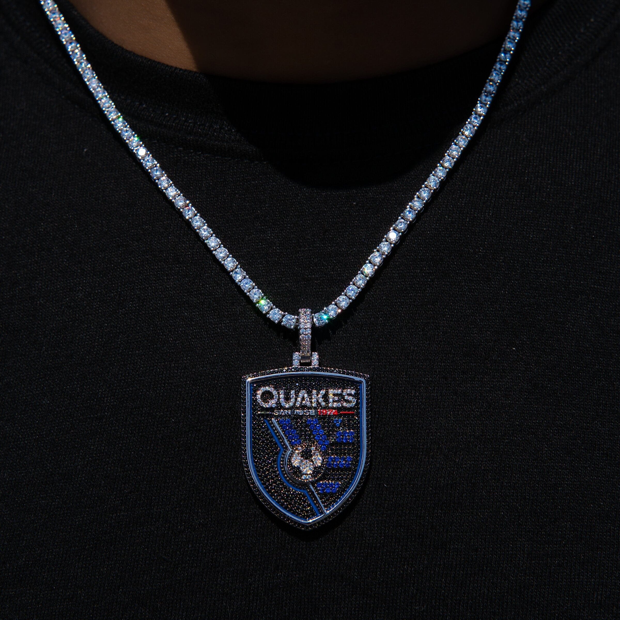 GLD Men San Jose Earthquakes Official MLS Logo Pendant in White Gold