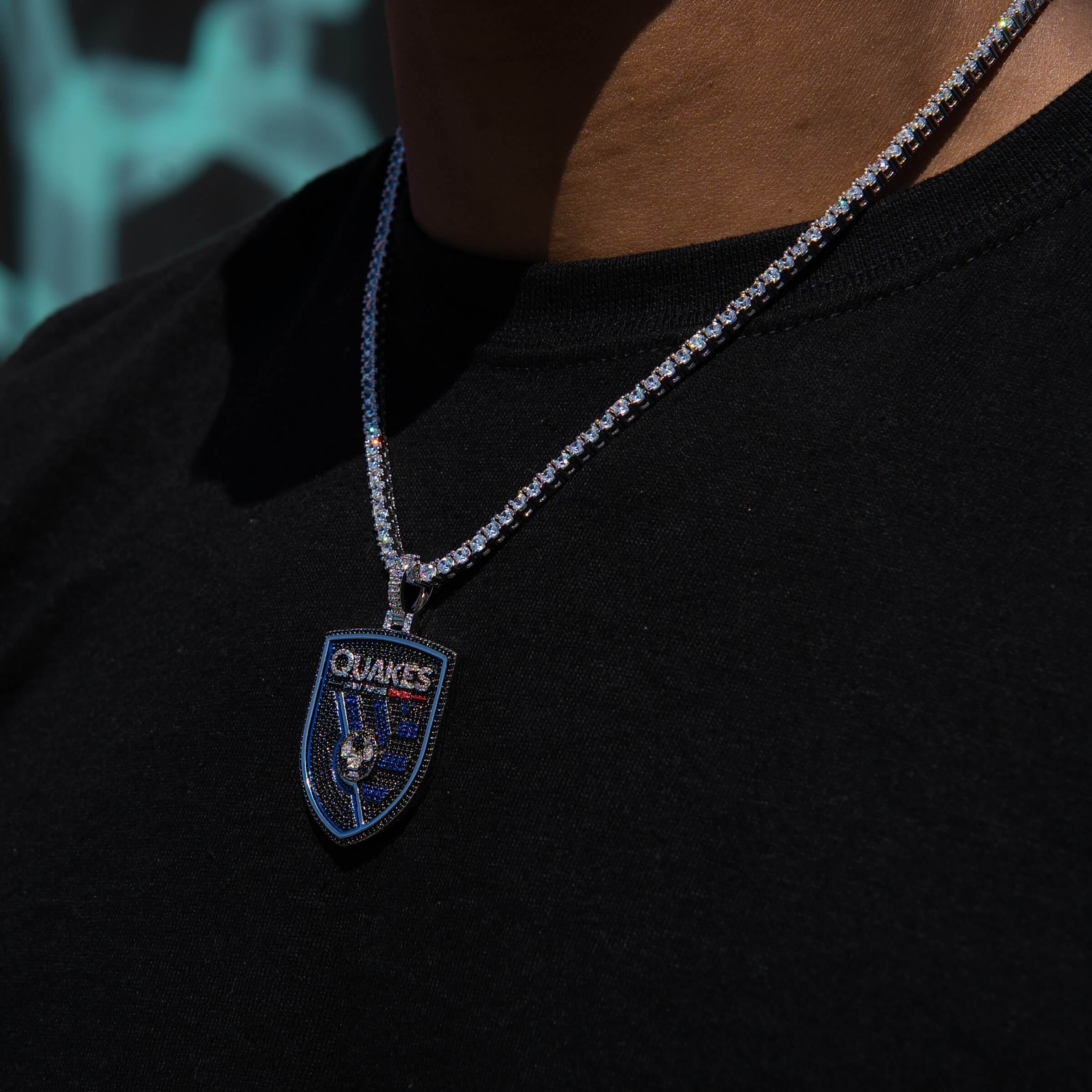 GLD Men San Jose Earthquakes Official MLS Logo Pendant in White Gold