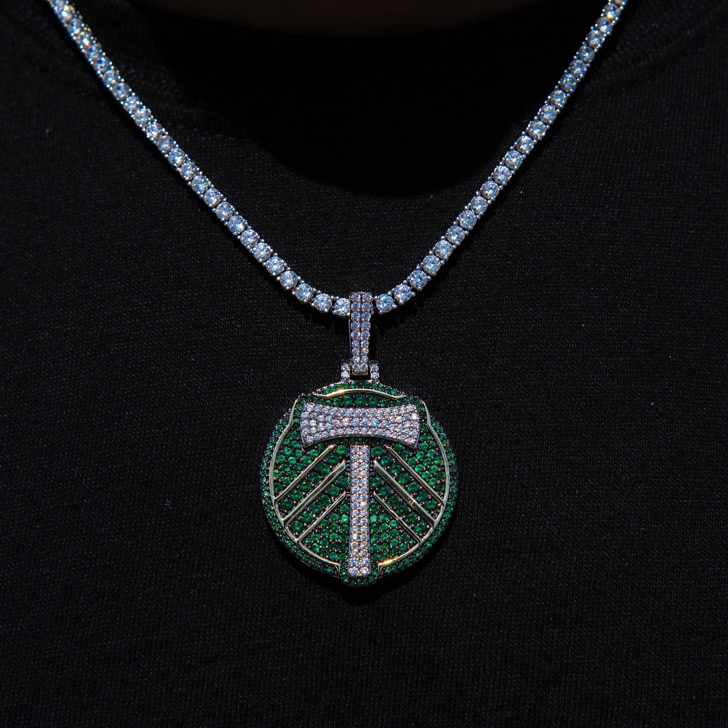 GLD Men Portland Timbers Official MLS Logo Pendant in White Gold