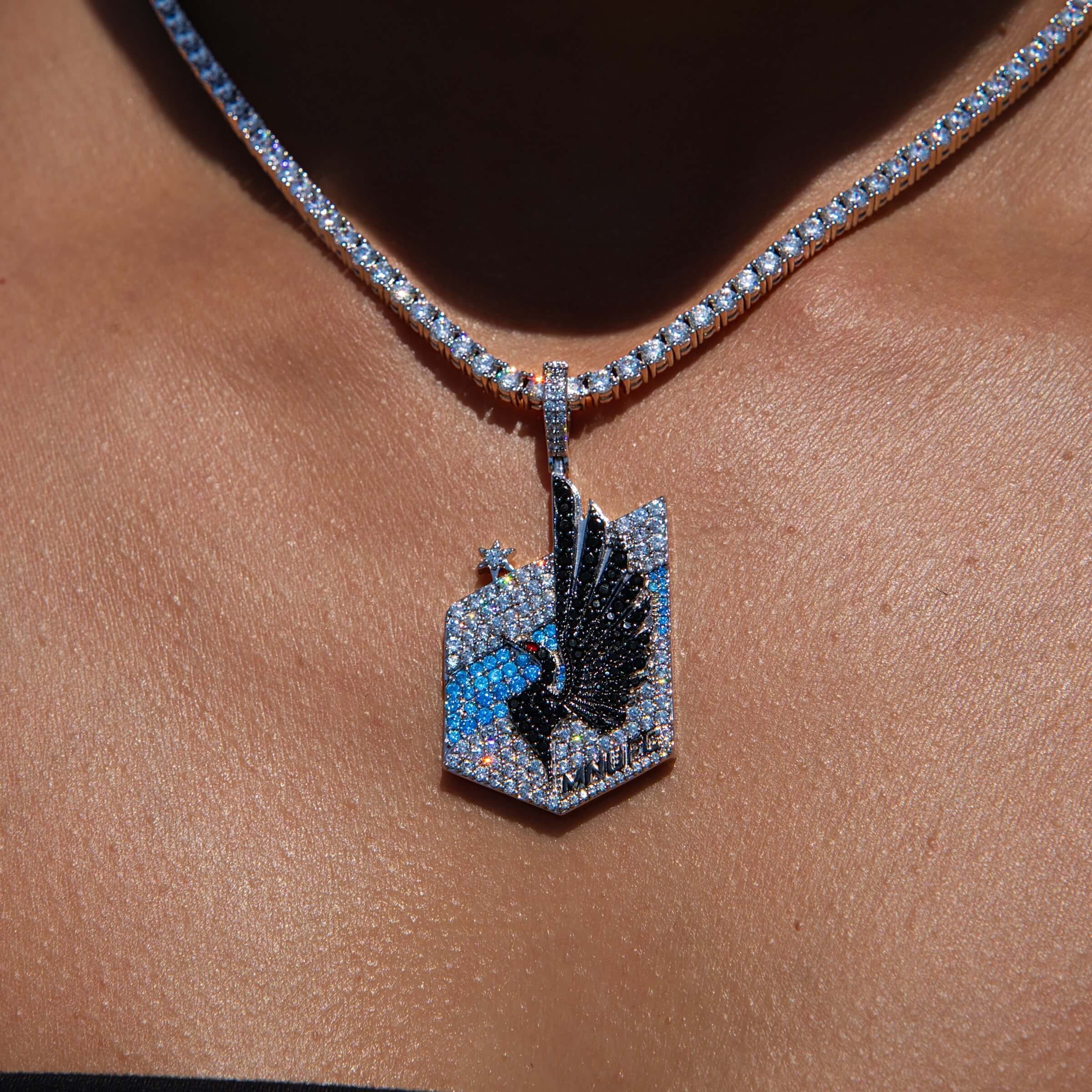GLD Women Minnesota United FC Official MLS Logo Pendant in White Gold