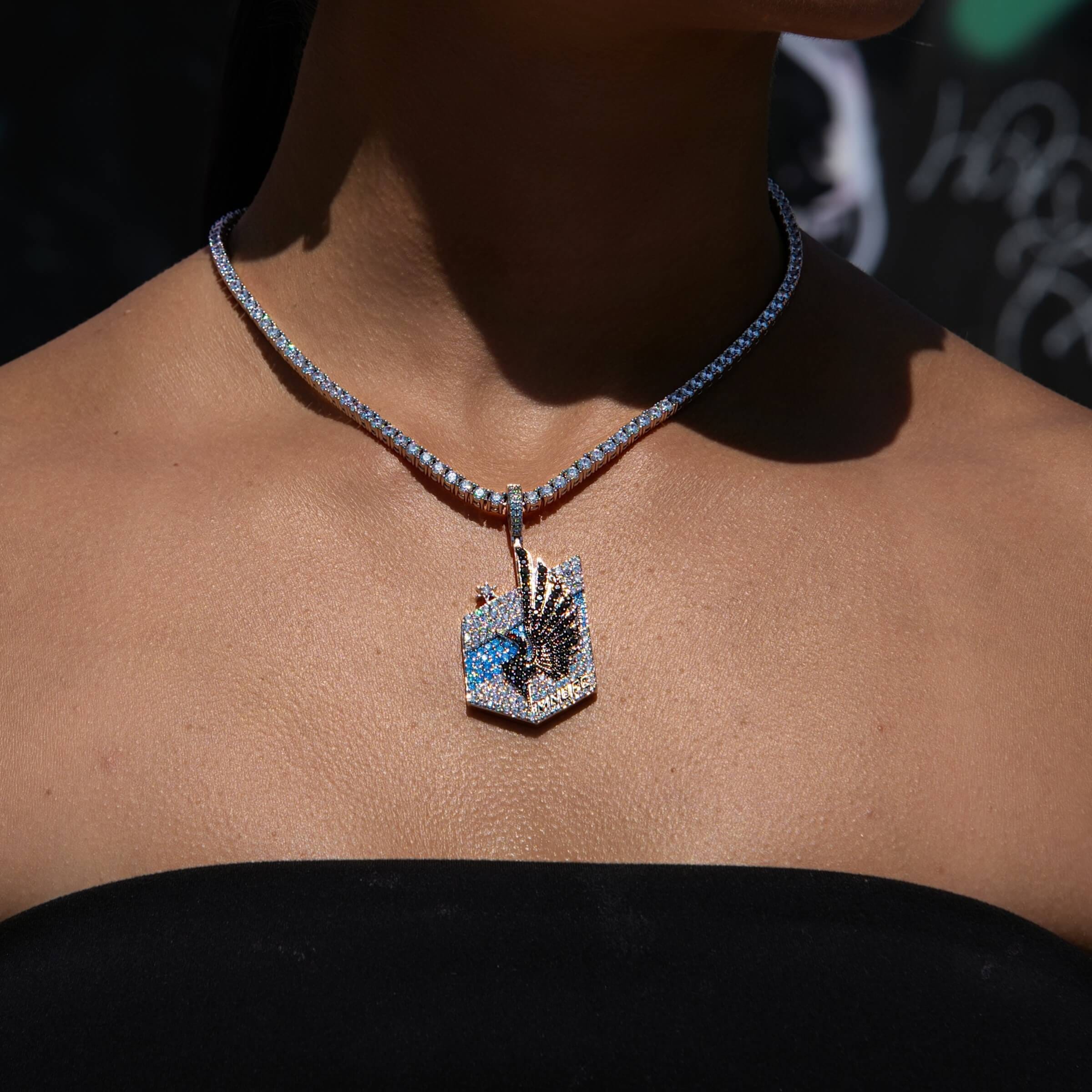 GLD Women Minnesota United FC Official MLS Logo Pendant in White Gold