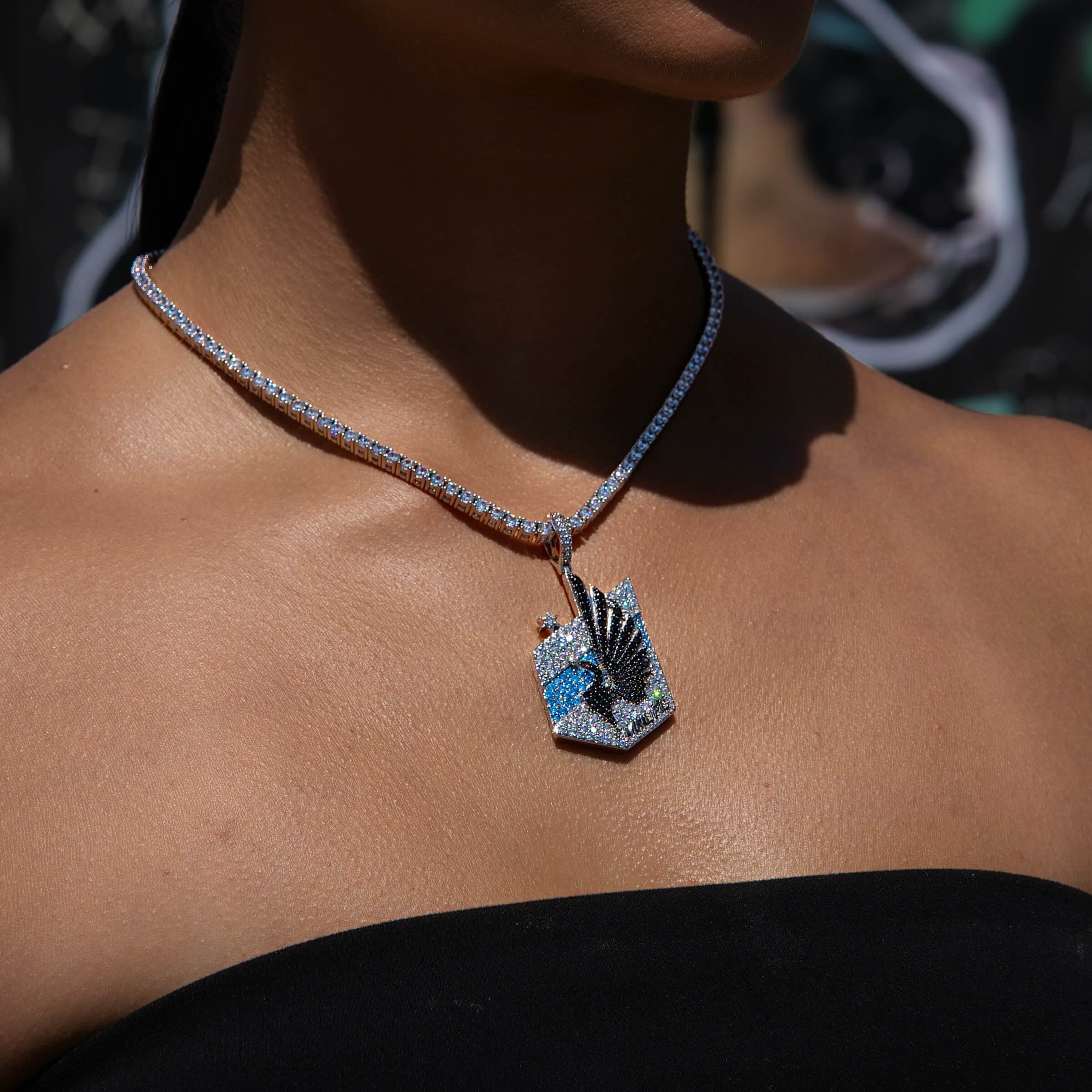 GLD Women Minnesota United FC Official MLS Logo Pendant in White Gold