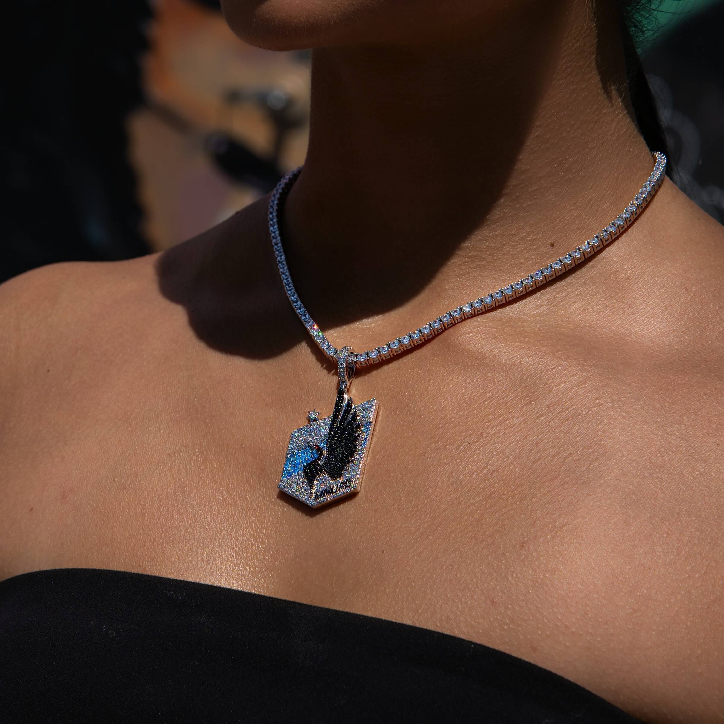 GLD Women Minnesota United FC Official MLS Logo Pendant in White Gold