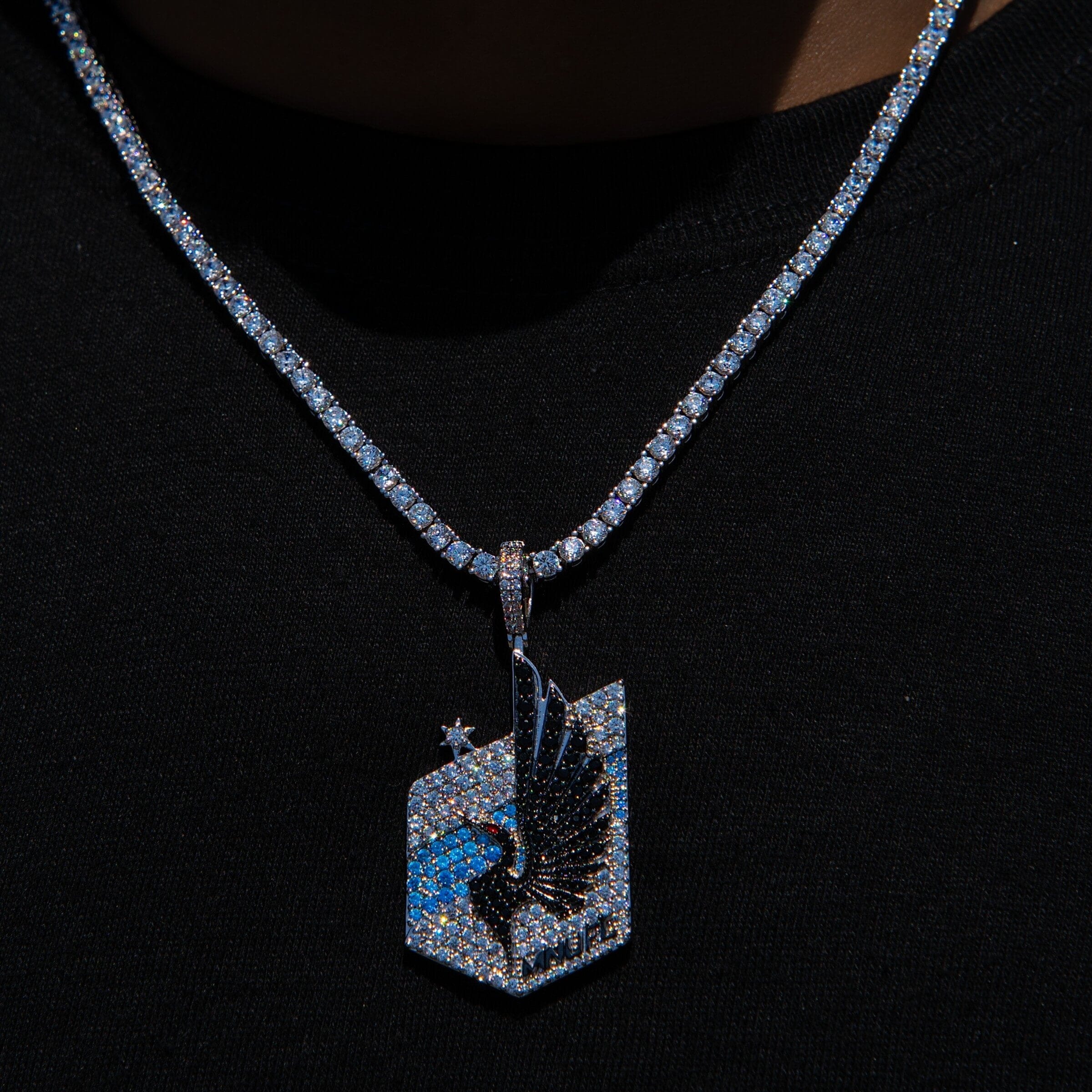 GLD Men Minnesota United FC Official MLS Logo Pendant in White Gold