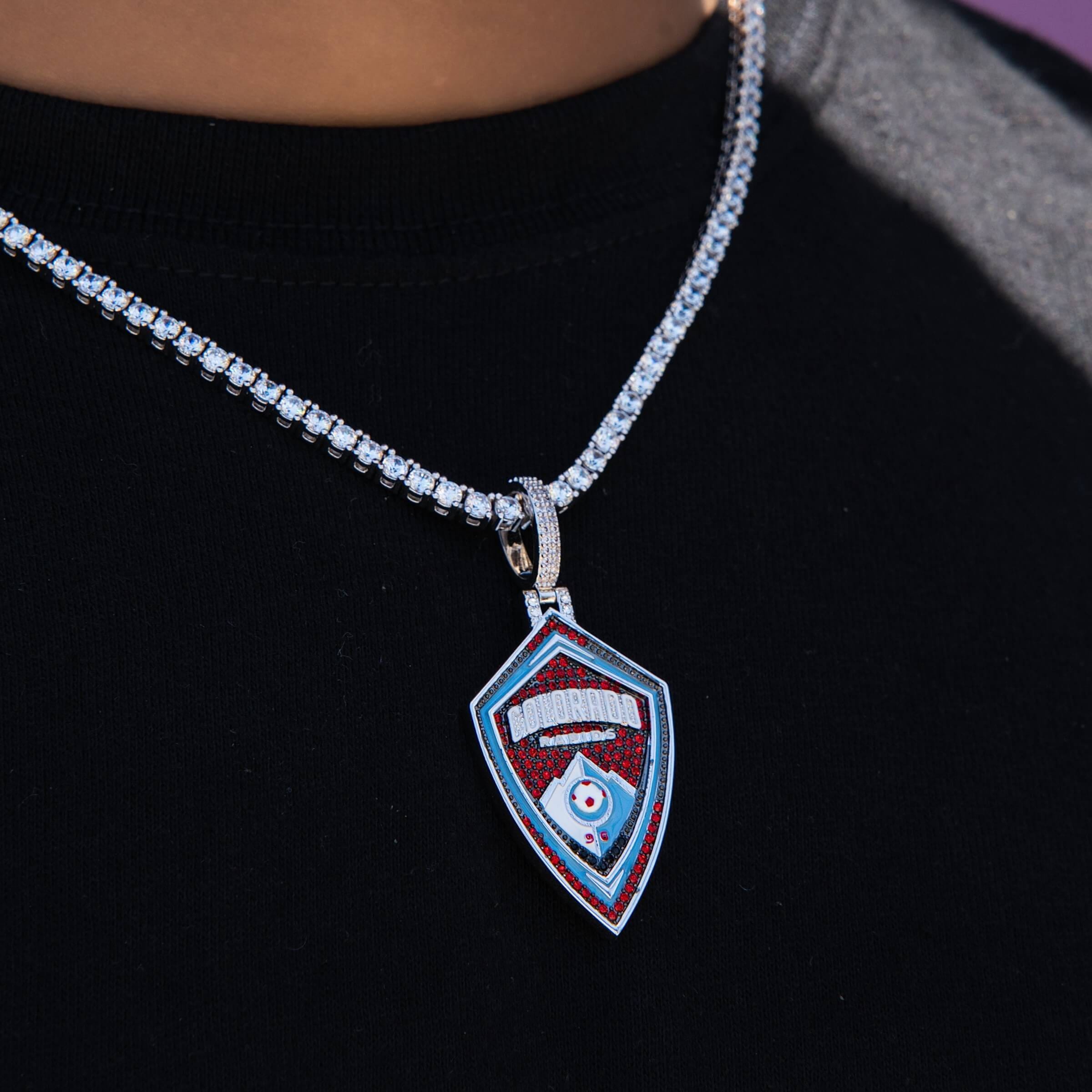 GLD Men Colorado Rapids Official MLS Logo Pendant in White Gold