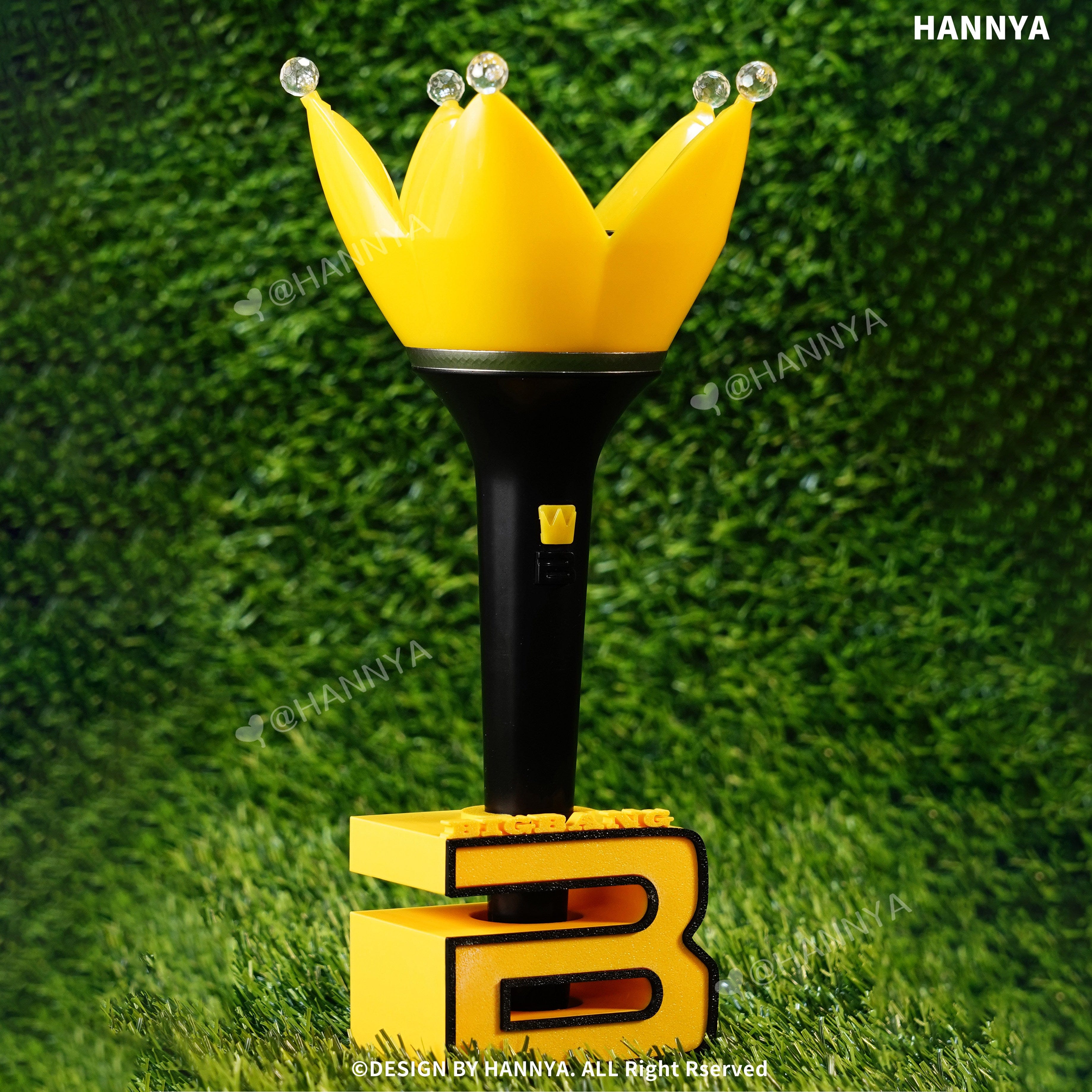 Crown BIGBANG Crown Light Stick Acrylic Display & Storage Box with Base