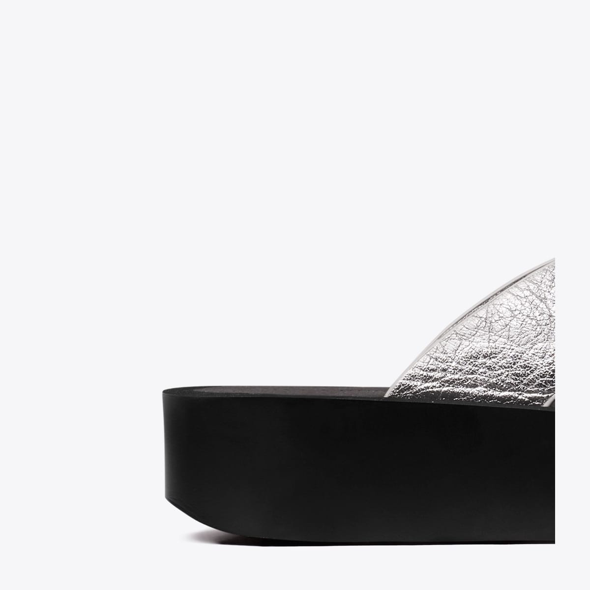 Leather Platform Flip Flop