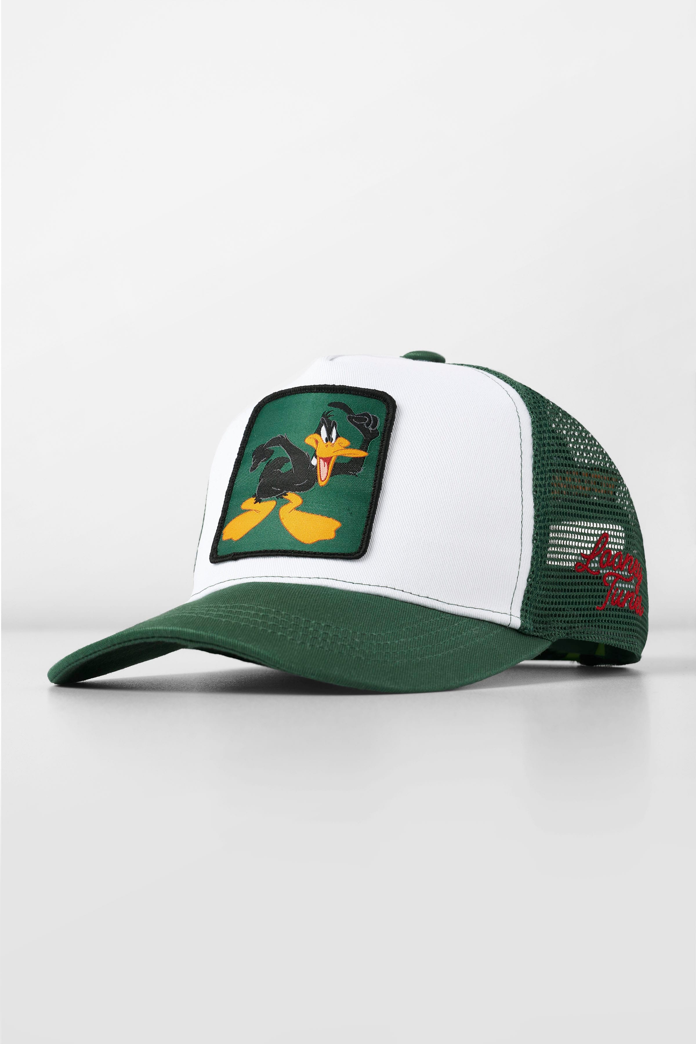9135 - Looney Tunes Patch Trucker Hats