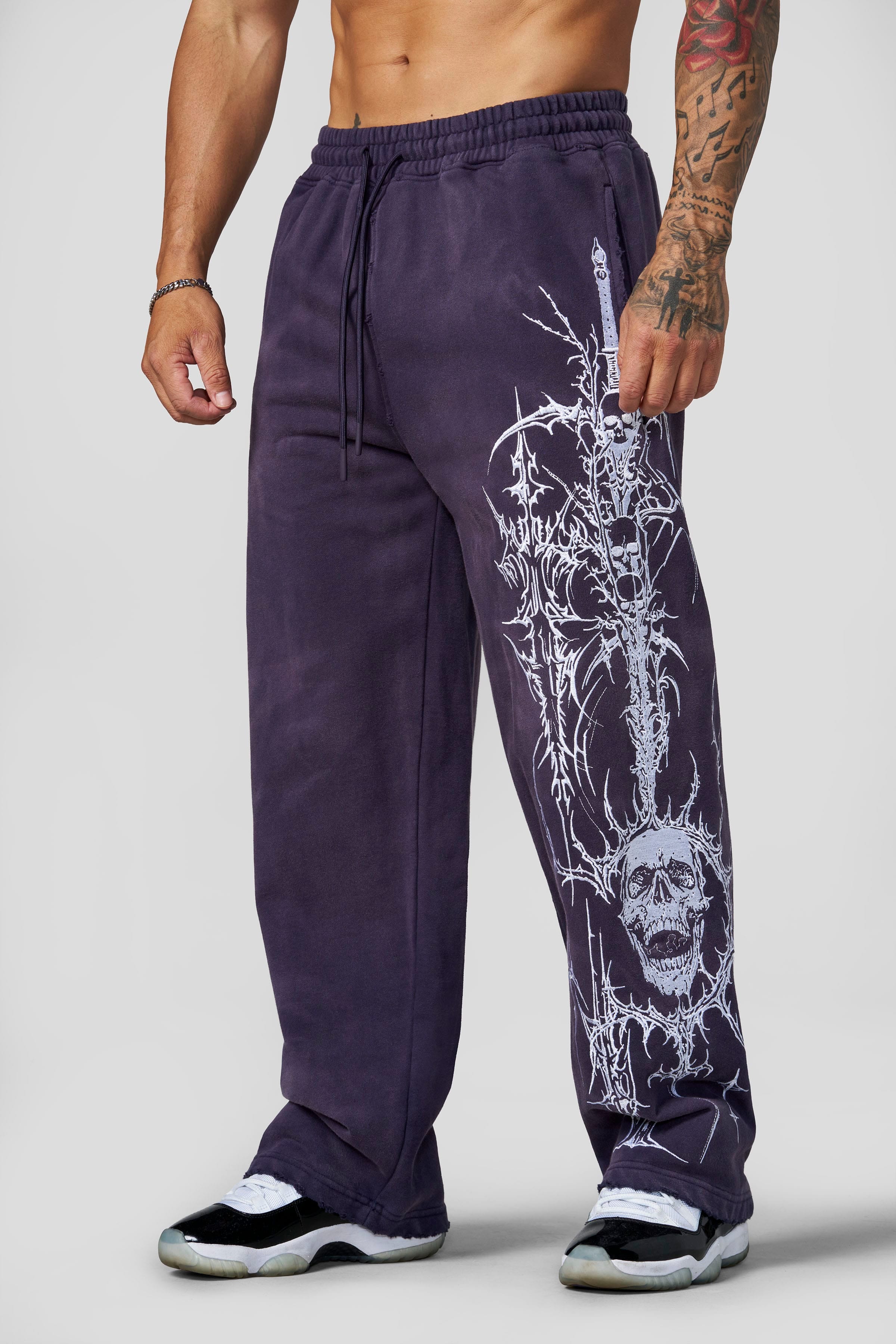 2122 - Eternal Embroidered Sweats