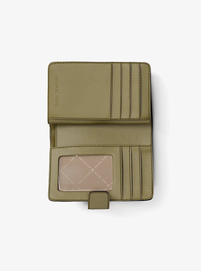 Jet Set Travel Medium Signature Logo Billfold Wallet