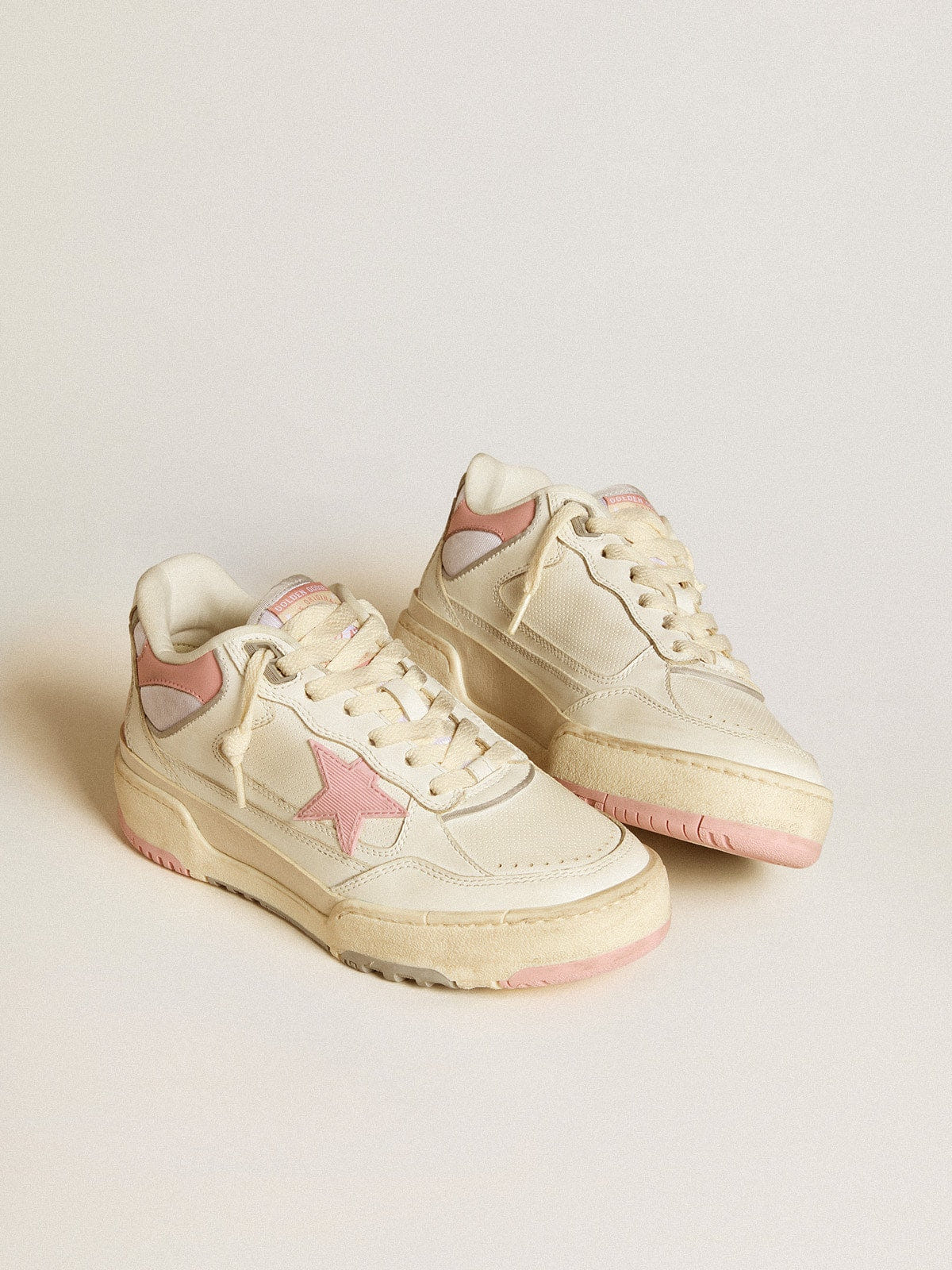 Golden Goose Mens Forty2 With Pink Star And White Leather Heel Tab Mens