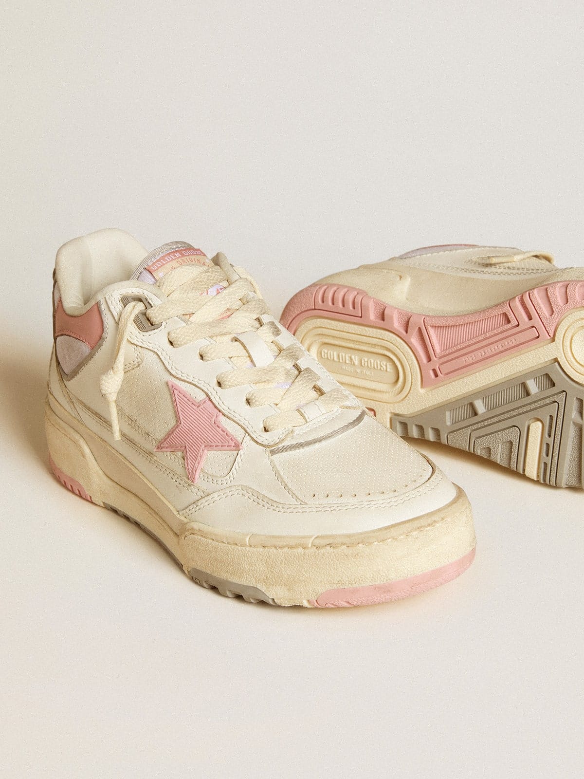 Golden Goose Mens Forty2 With Pink Star And White Leather Heel Tab Mens