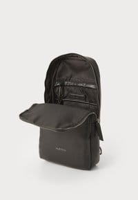 Valentino Horizon Cross Body Bag Nero