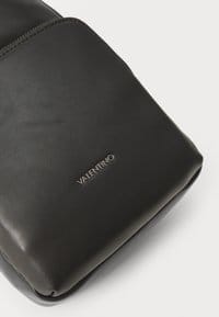 Valentino Horizon Cross Body Bag Nero