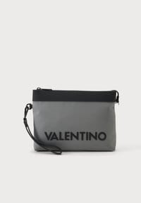 Valentino Axel Clutch Ghiaccio