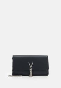 Valentino Divina Clutch Nero