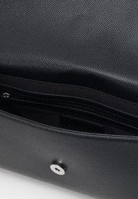 Valentino Divina Clutch Nero