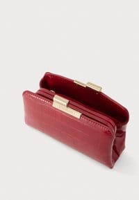 Valentino Glace Clutch Ciliegia